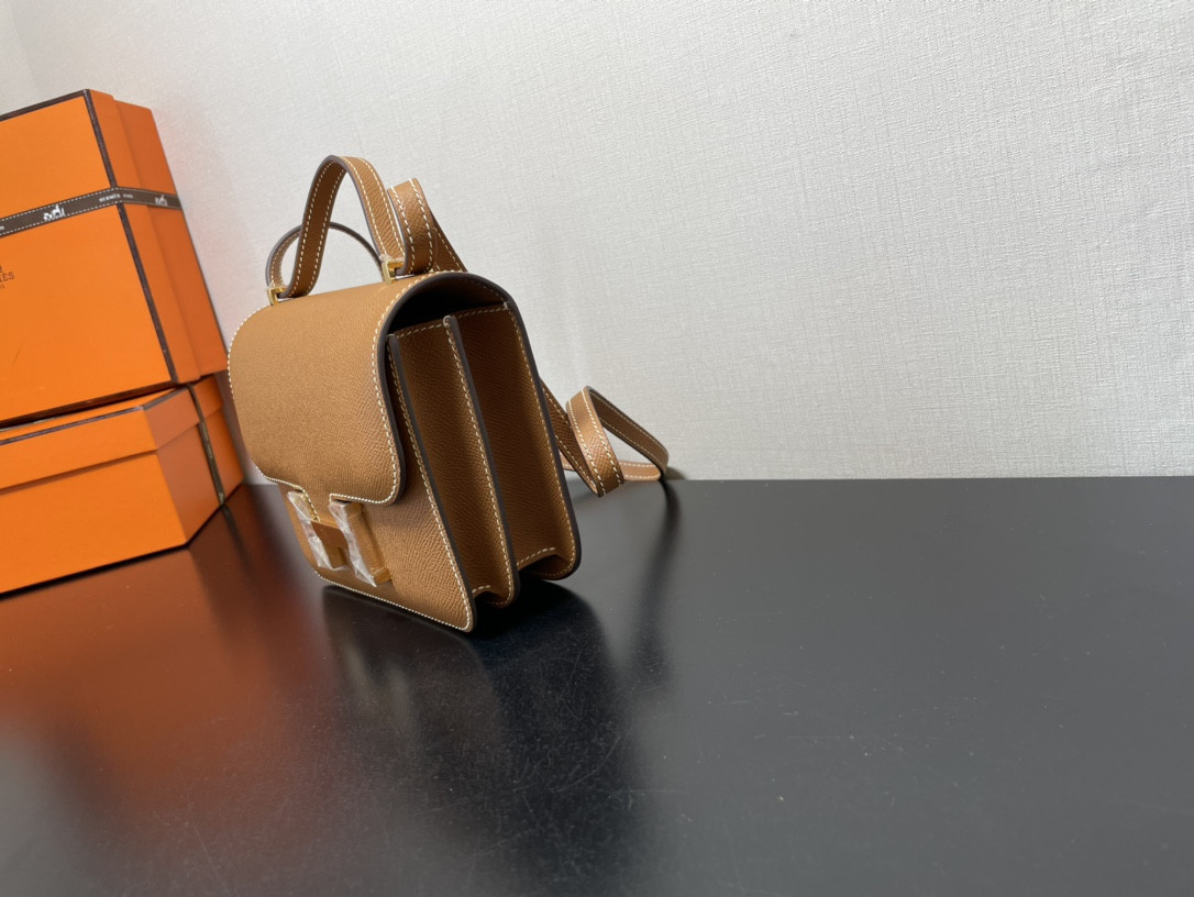 Hermès Constance 19 Epsom Gold Hardware 7.25" x 6.25" x 2.25"