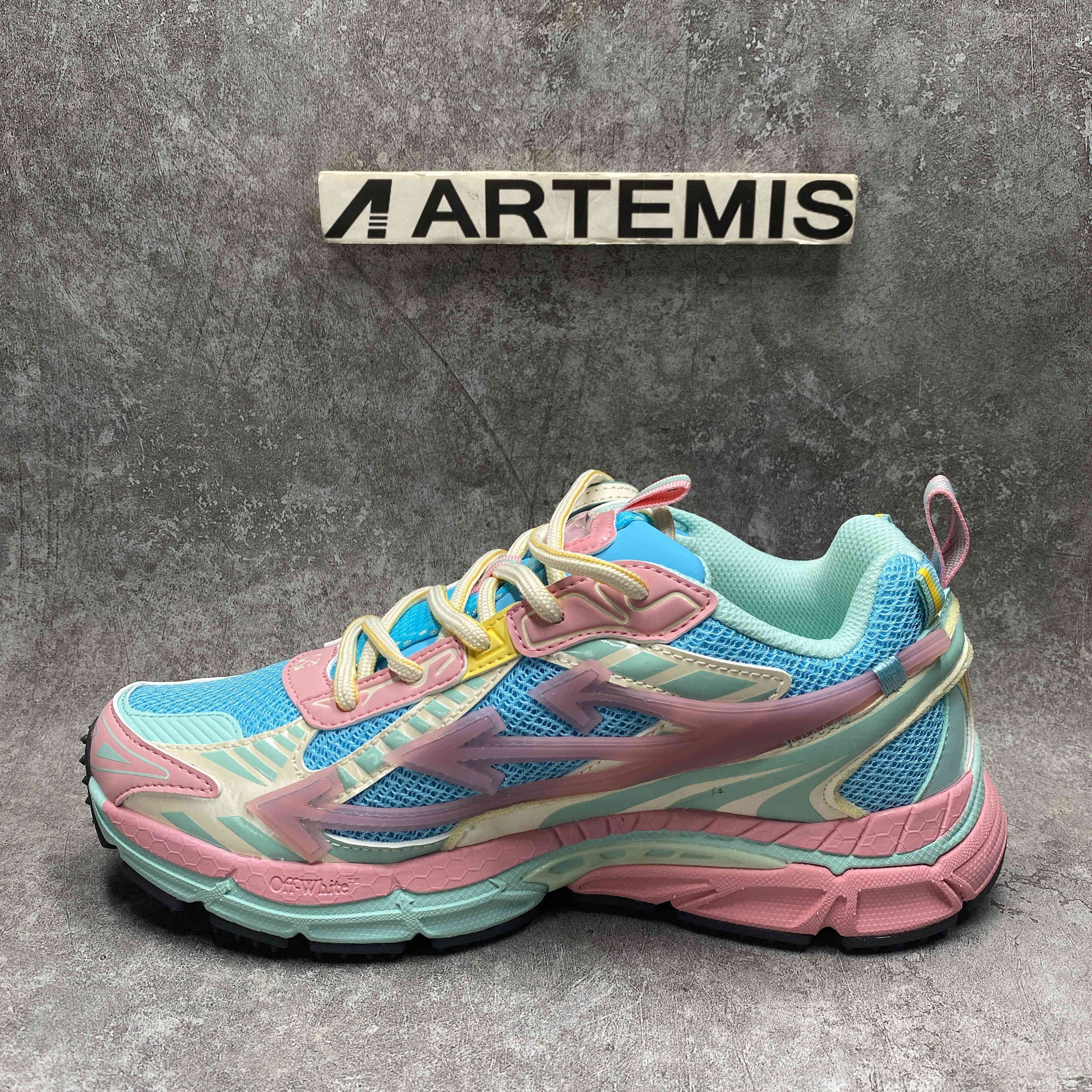 UA Off-White "BE RIGHT BACK"