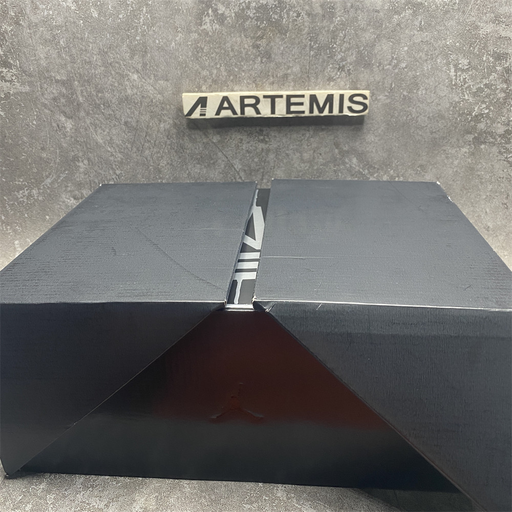 UA Jordan 3 Retro OG SP A Ma Maniére Black Violet Ore