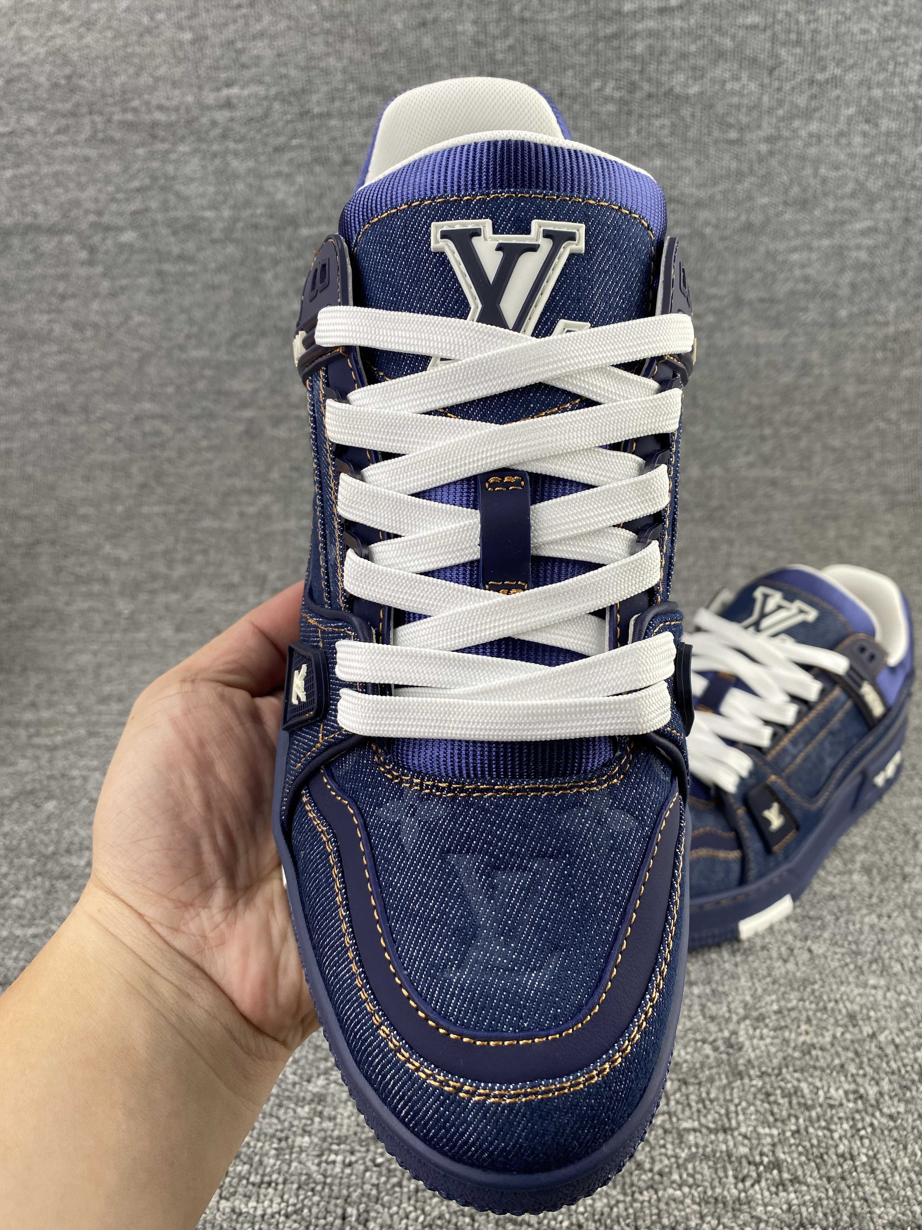 UA LV Trainer Sneaker