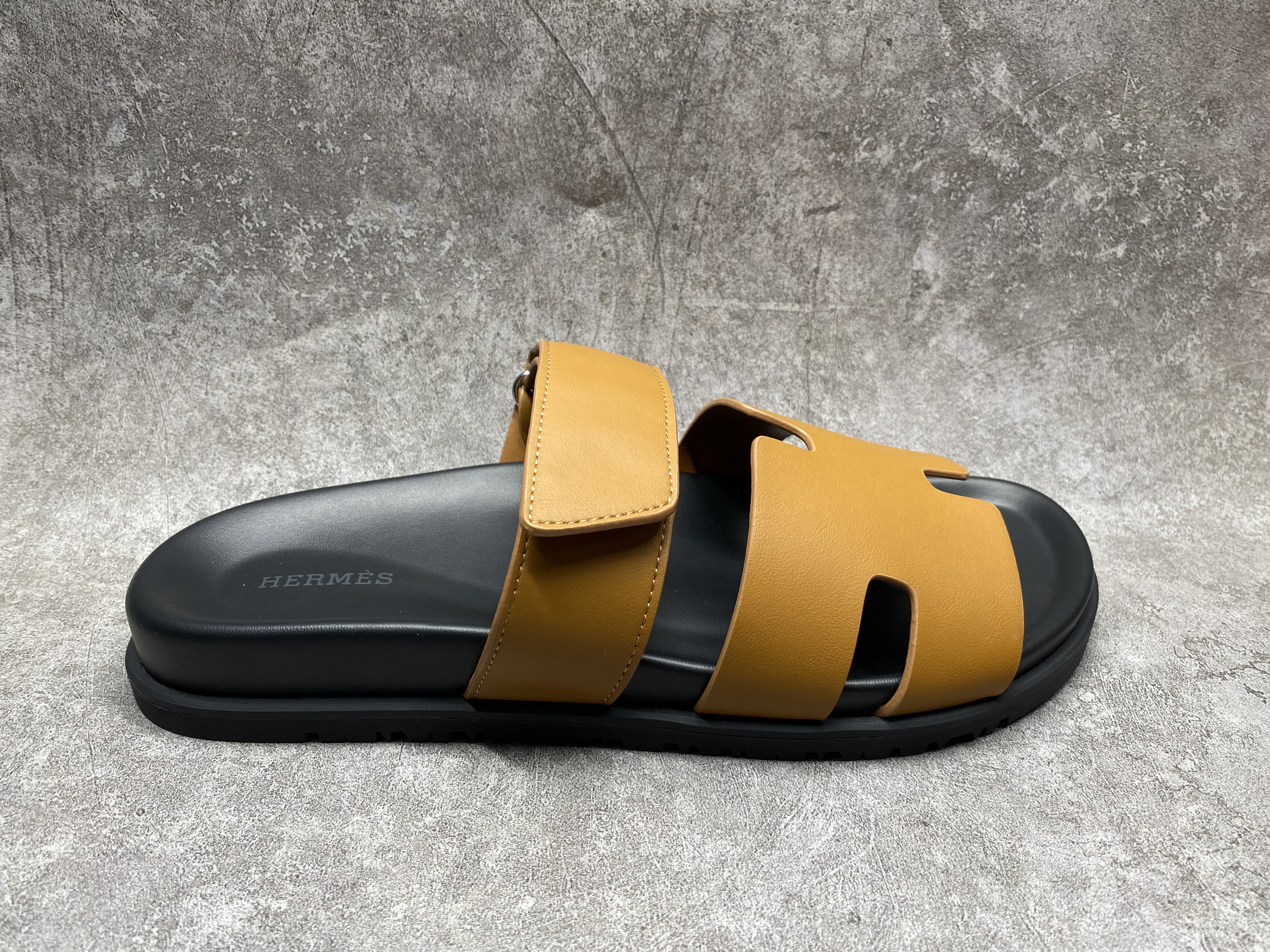 UA Hermès Chypre Sandal