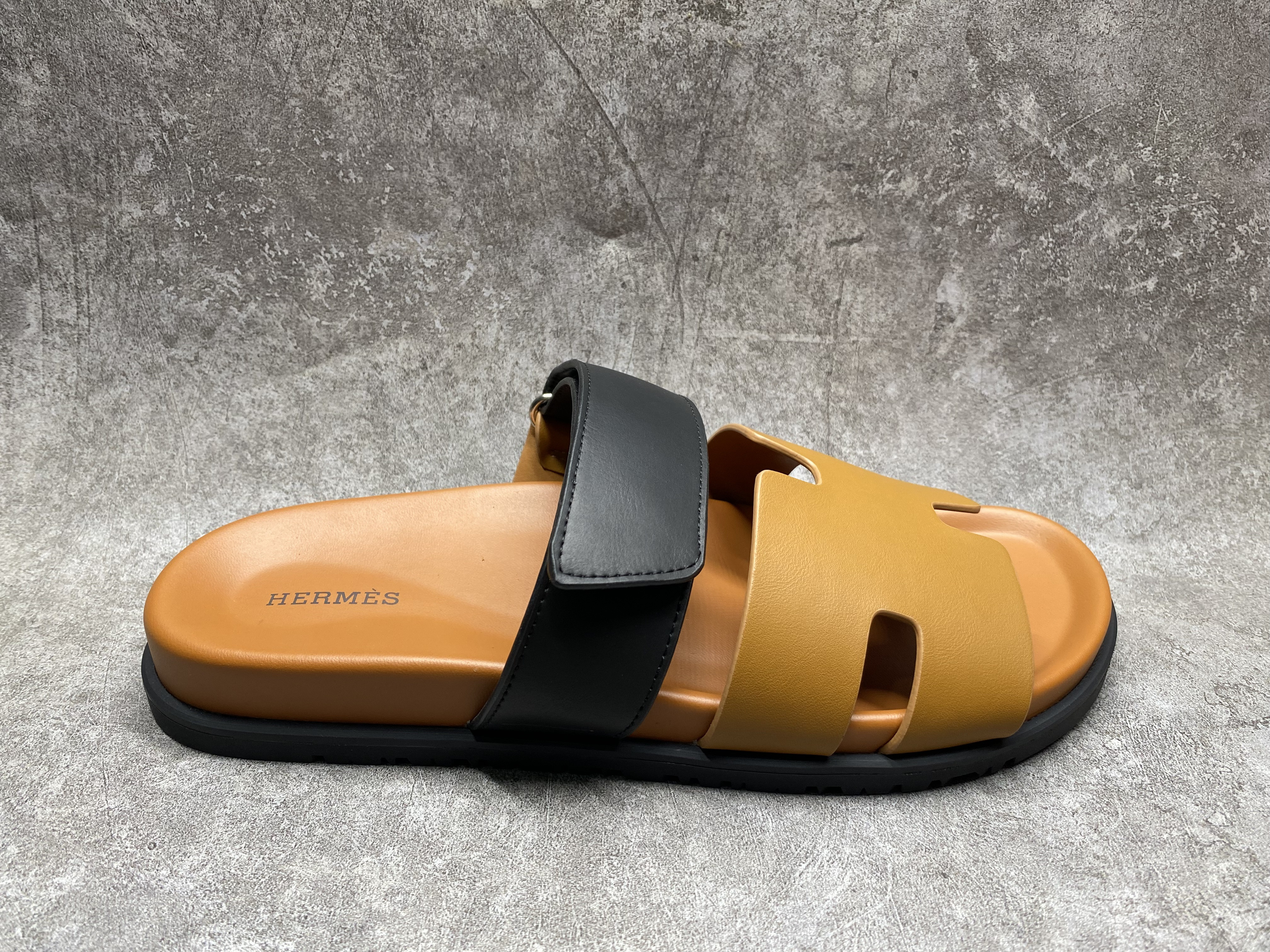 UA Hermès Chypre Sandal