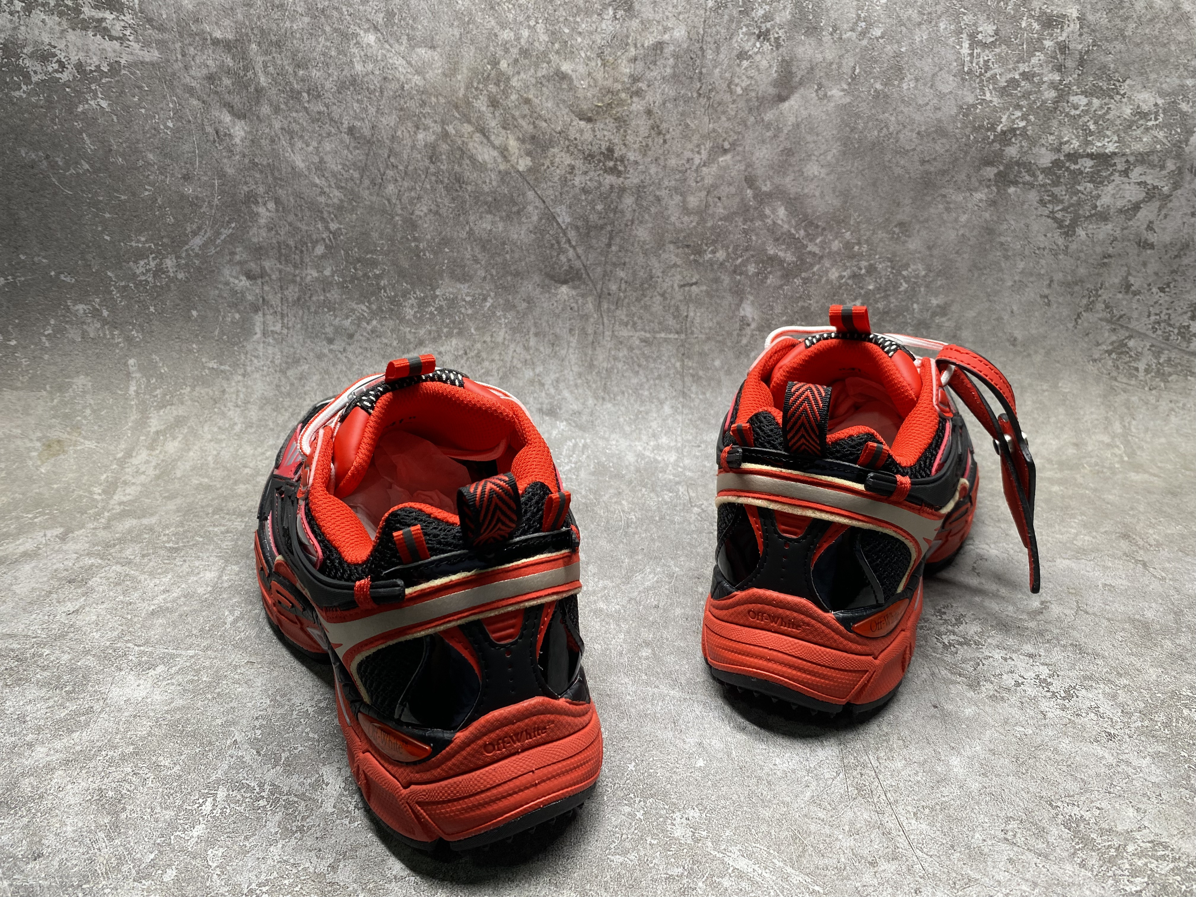 UA Off-White "BE RIGHT BACK"