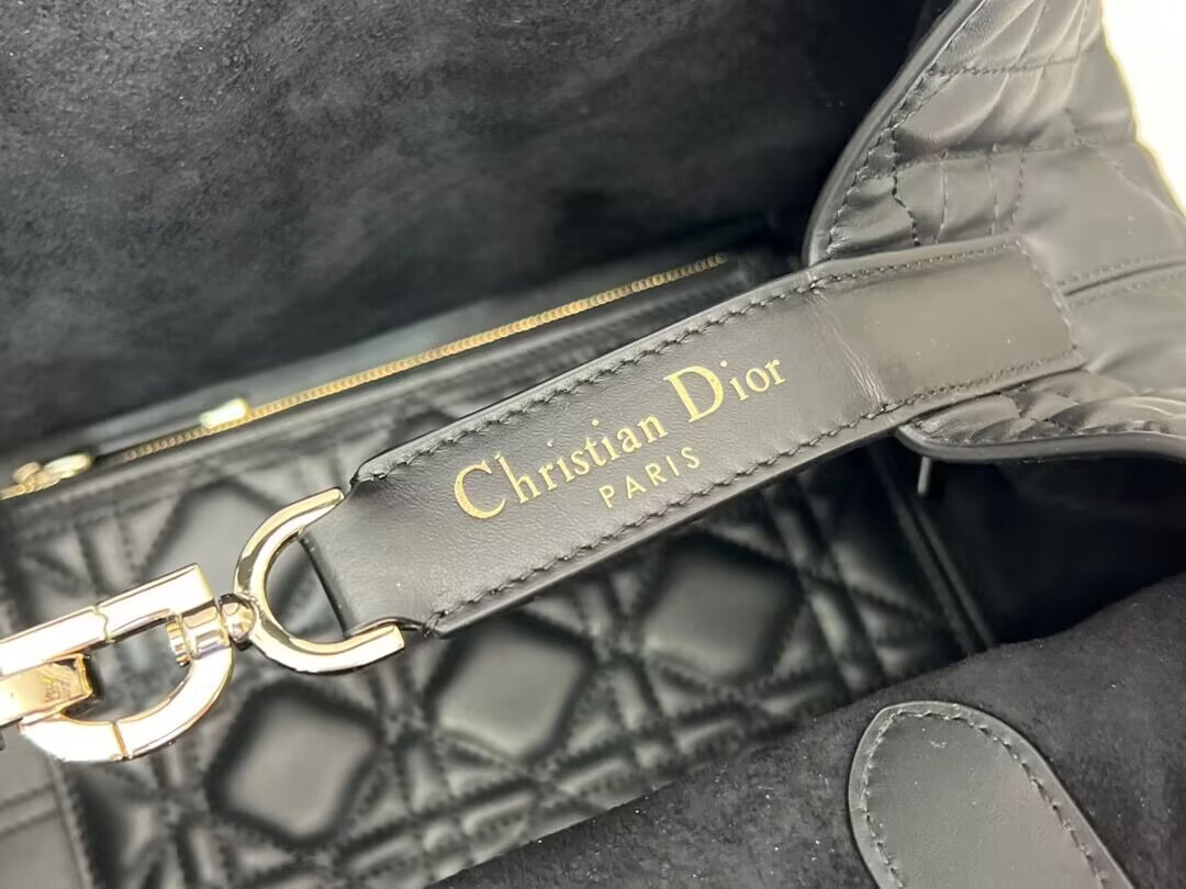 D*or toujours bag medium black 11 x 8.5 x 6.5 inches