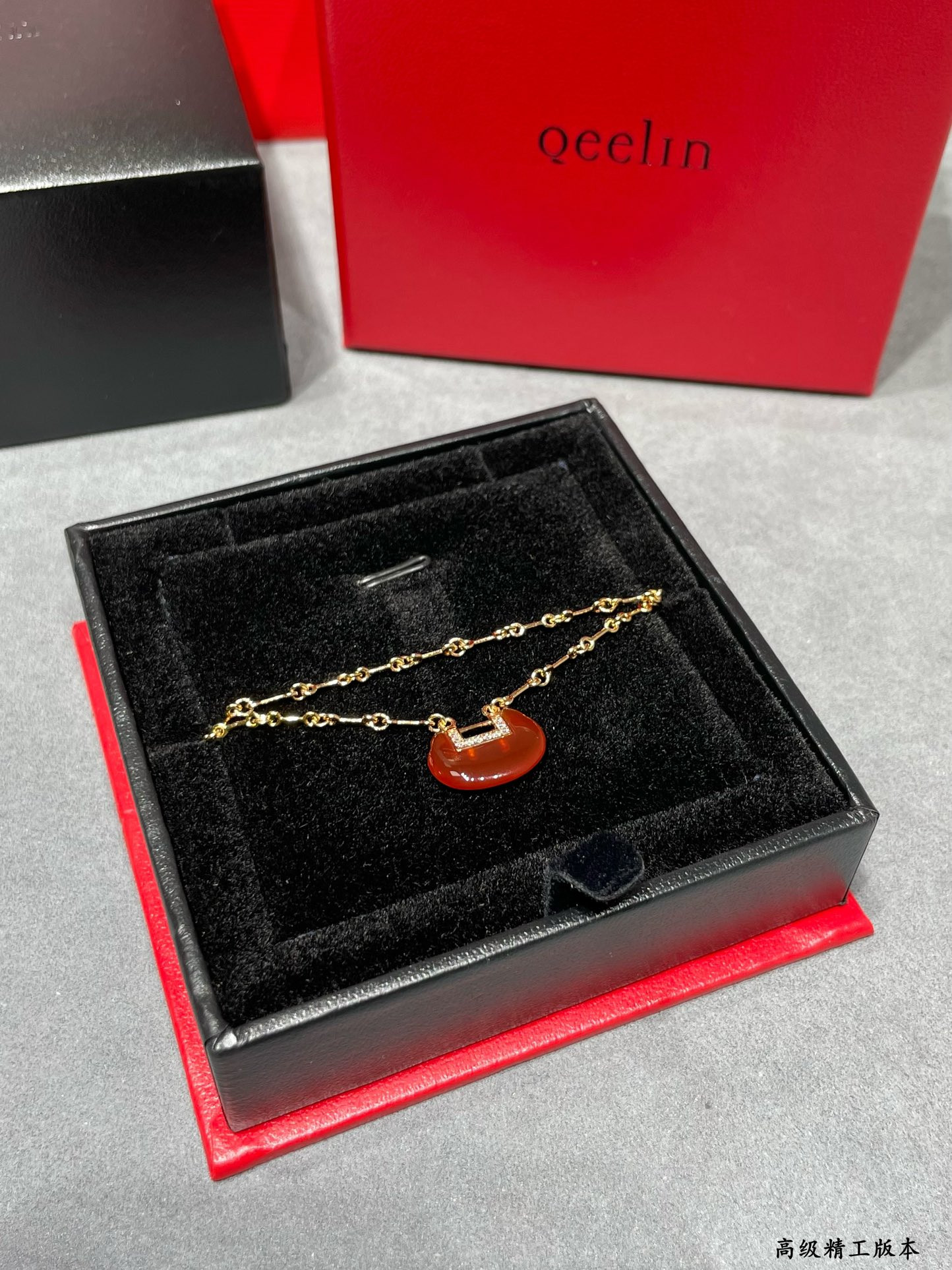 Qeelin YUYI Ruyi Mother-of-Pearl Bracelet