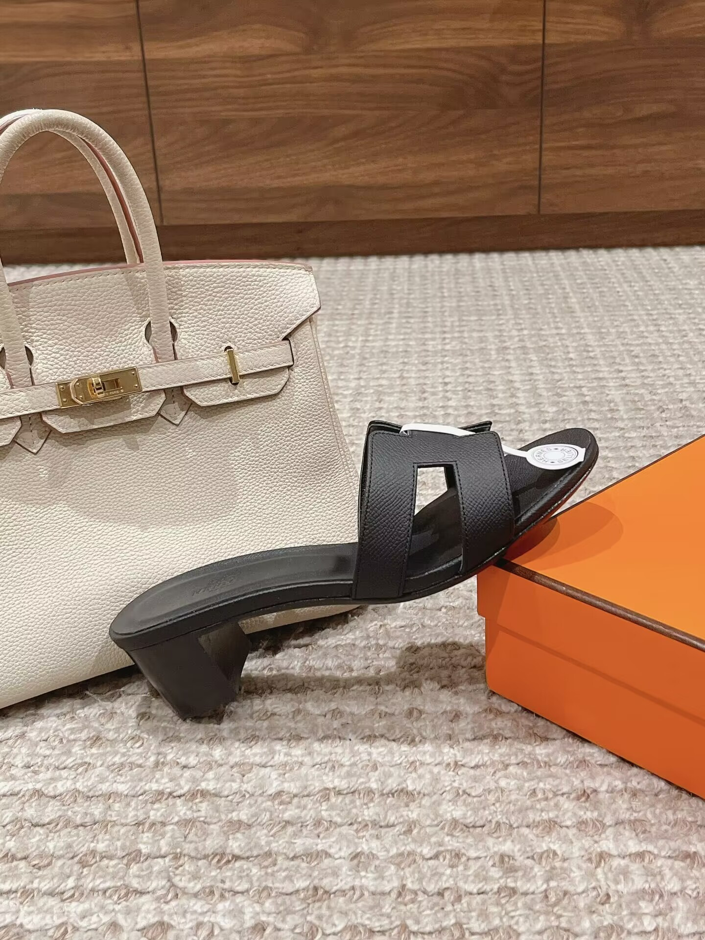 UA Hermès Oasis sandal