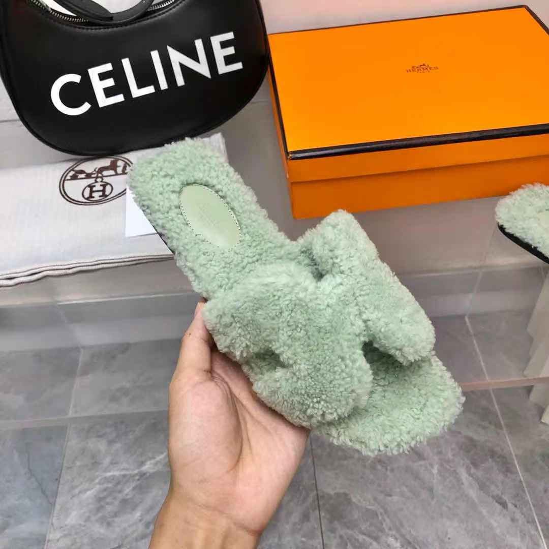 UA Hermès Oran sandal