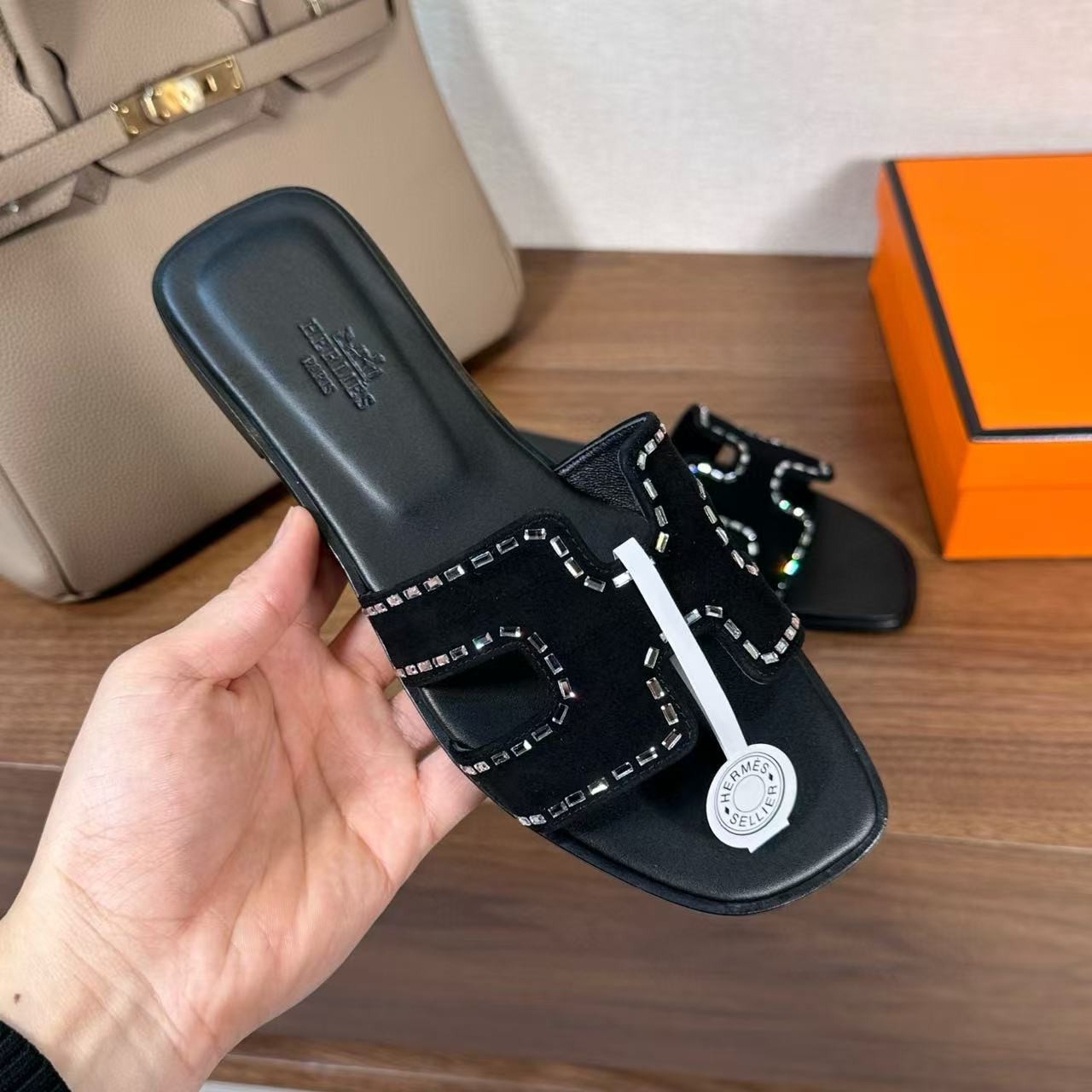 UA Hermès Oran sandal