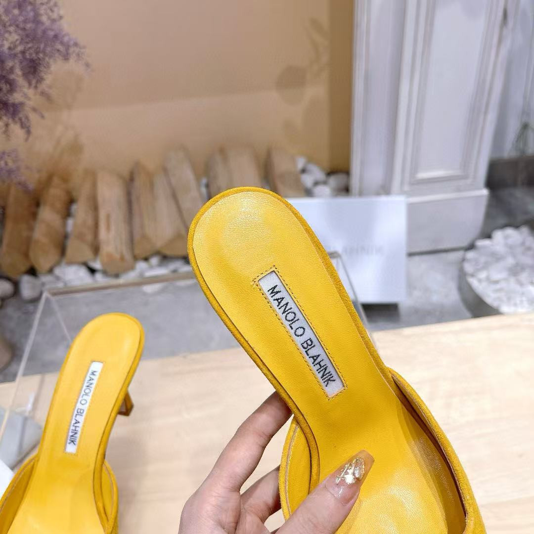 UA Manolo Blahnik Mules 7.5cm