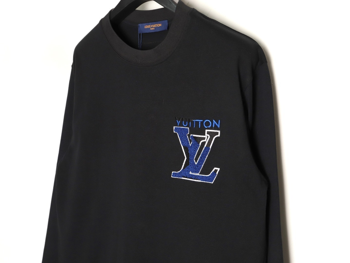 l0*is V*t0n long-sleeved t-shirt