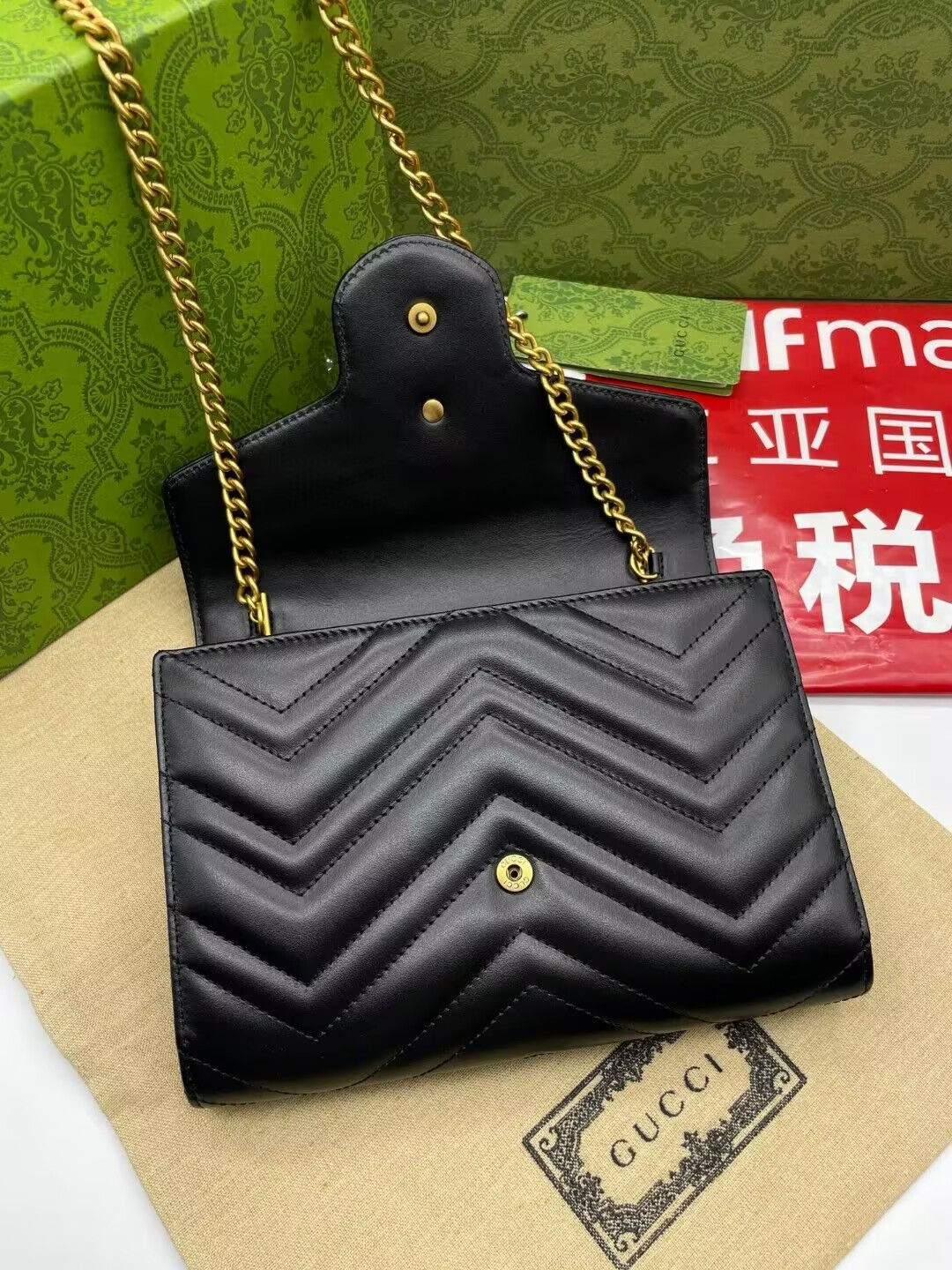 G*u*i gg marmont wallet on chain 20x13x6cm