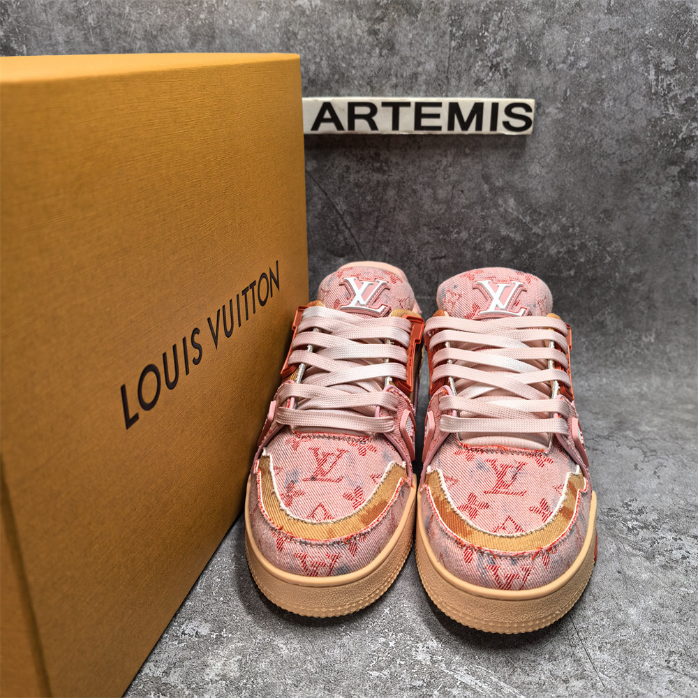 UA LV Trainer Sneaker