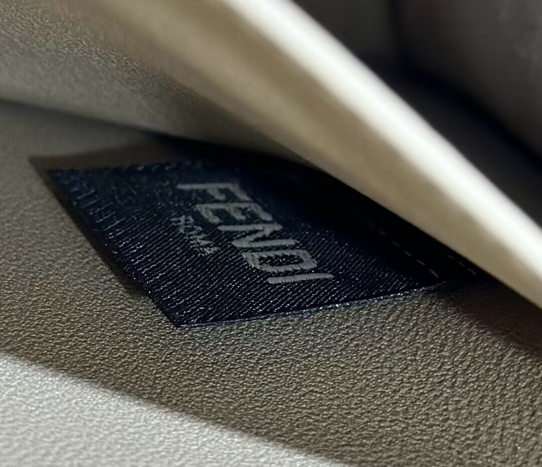 F**di peekaboo iseeu 27x11×20cm