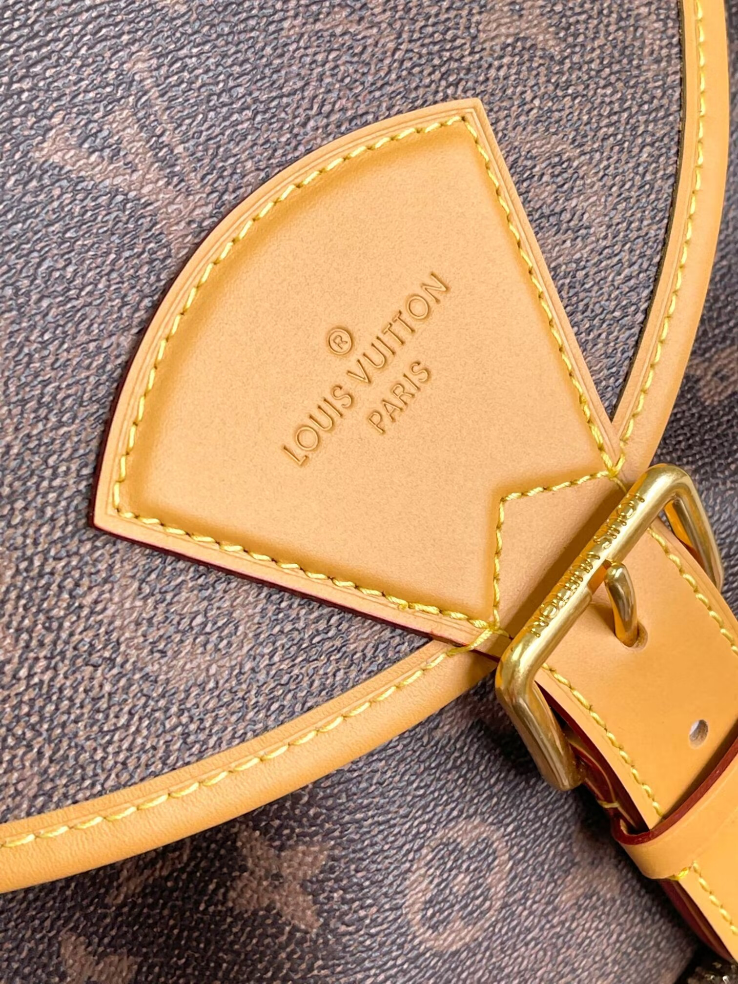 LV Montsouris Backpack M11540 32 x 40 x 19CM