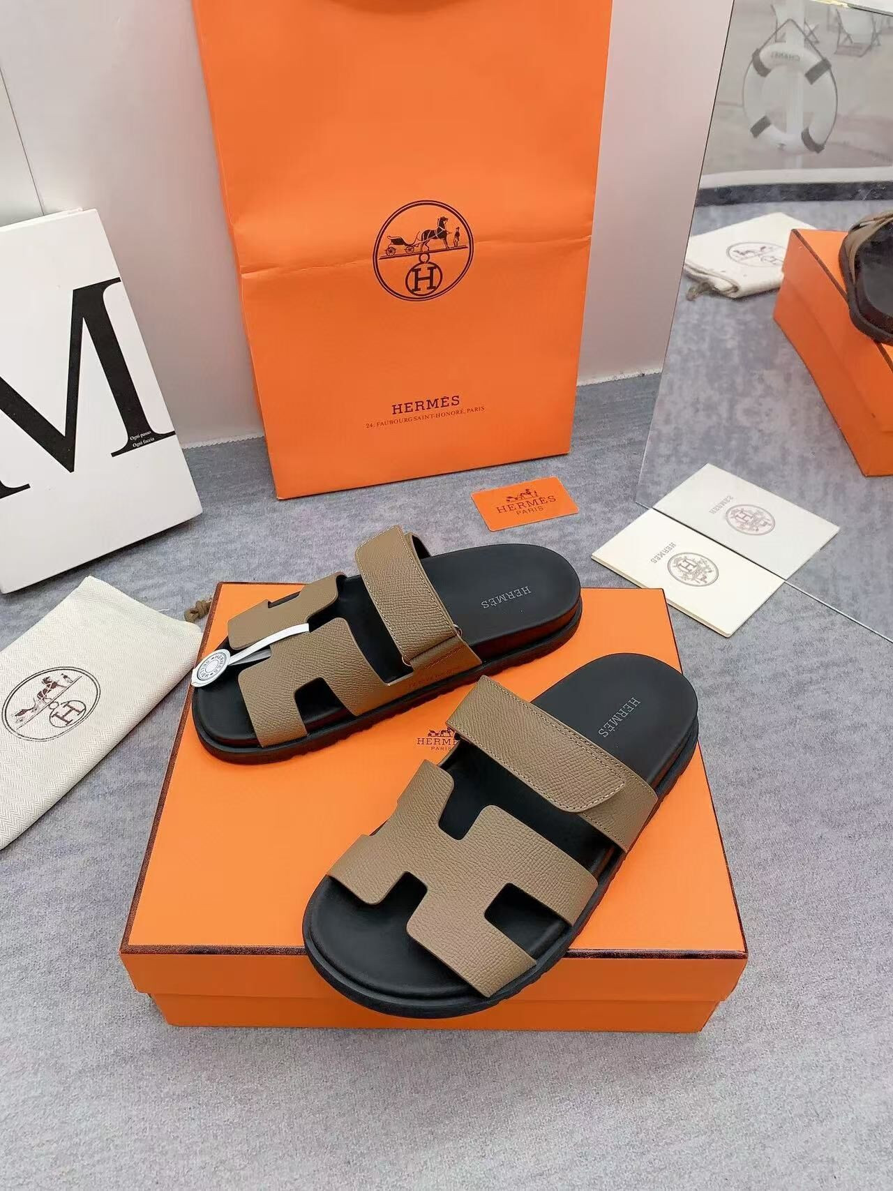 UA Hermès Chypre sandal