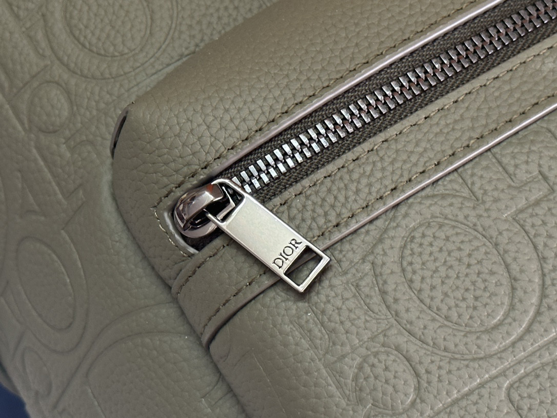 D*or rider 2.0 backpack  khaki D*or gravity leather and khaki grained calfskin 31 x 40 x 18 cm