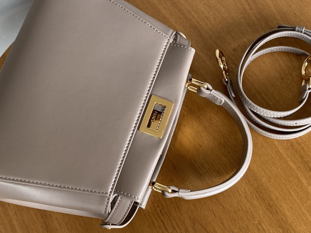 F**di 8315c peekaboo bag 23x9x20cm