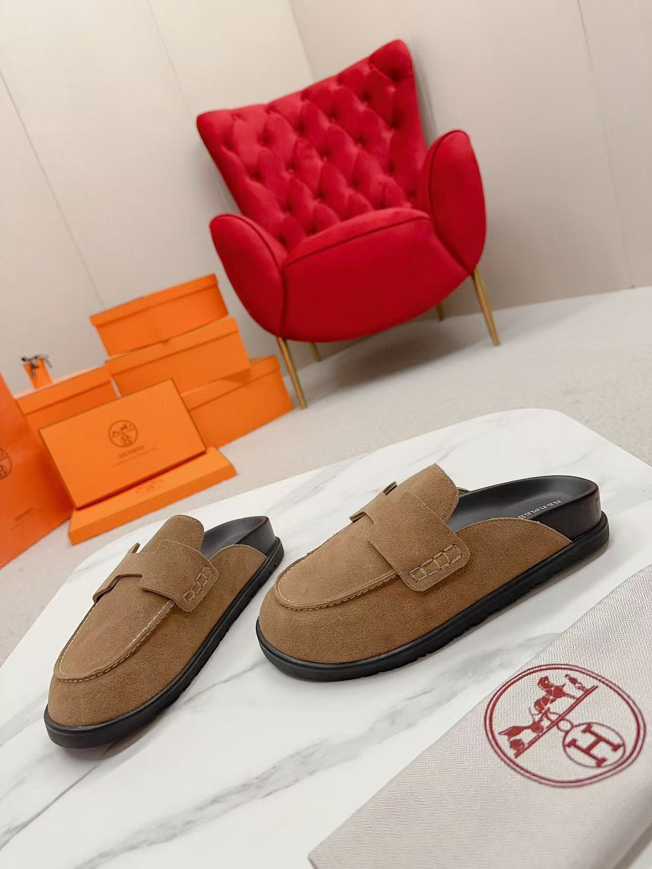 UA Hermès slippers
