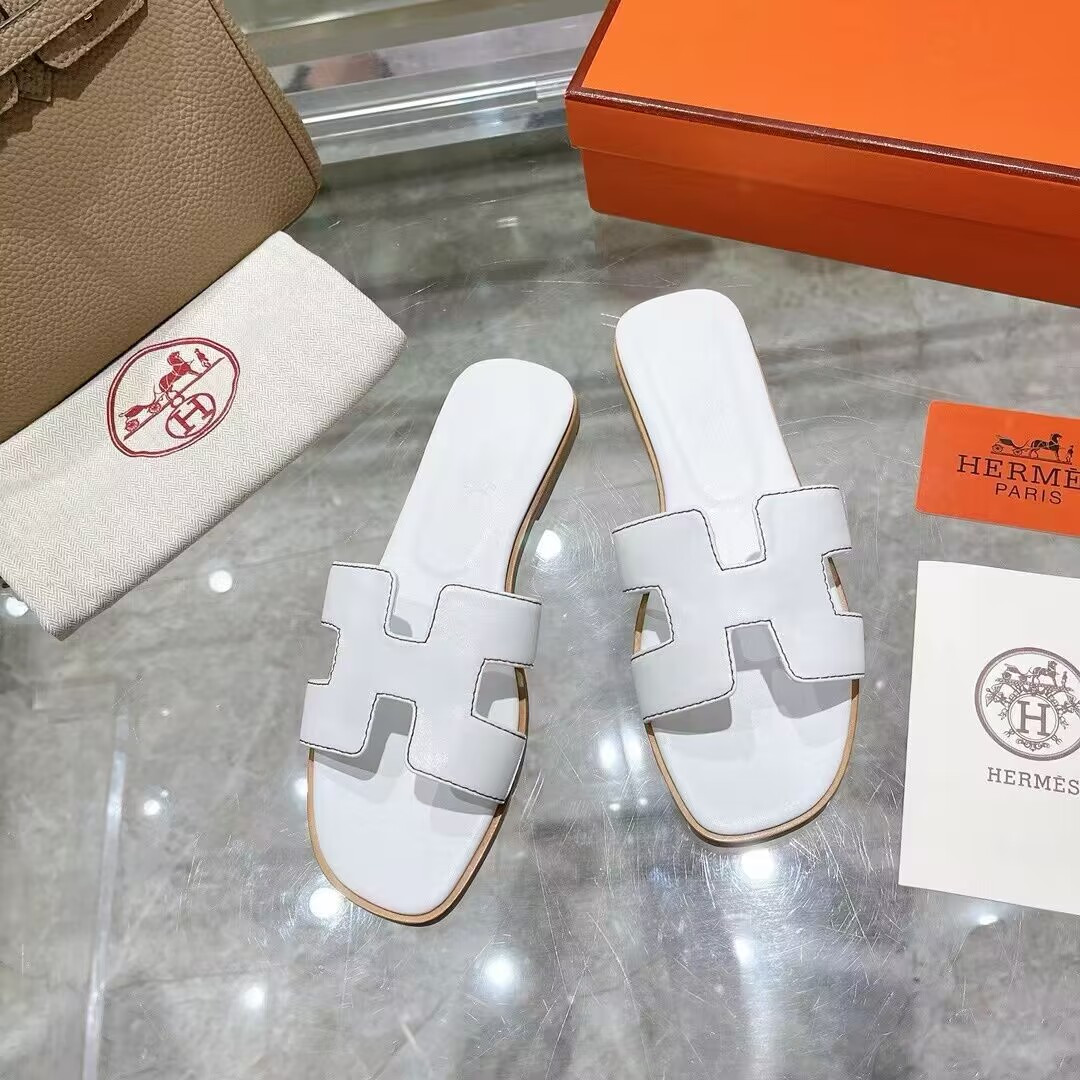 UA Hermès Oran sandal