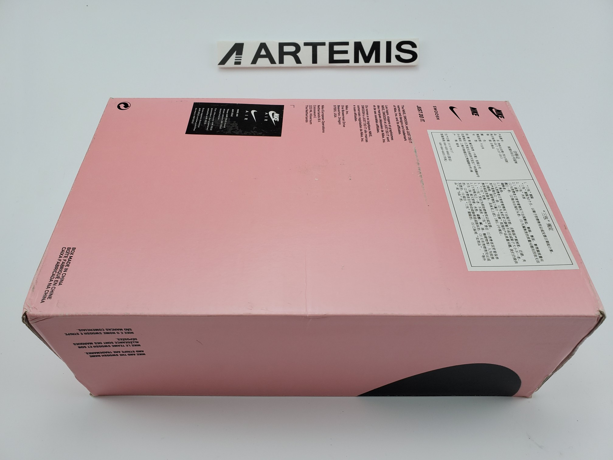 Nike SB Dunk Low Staple Panda Pigeon