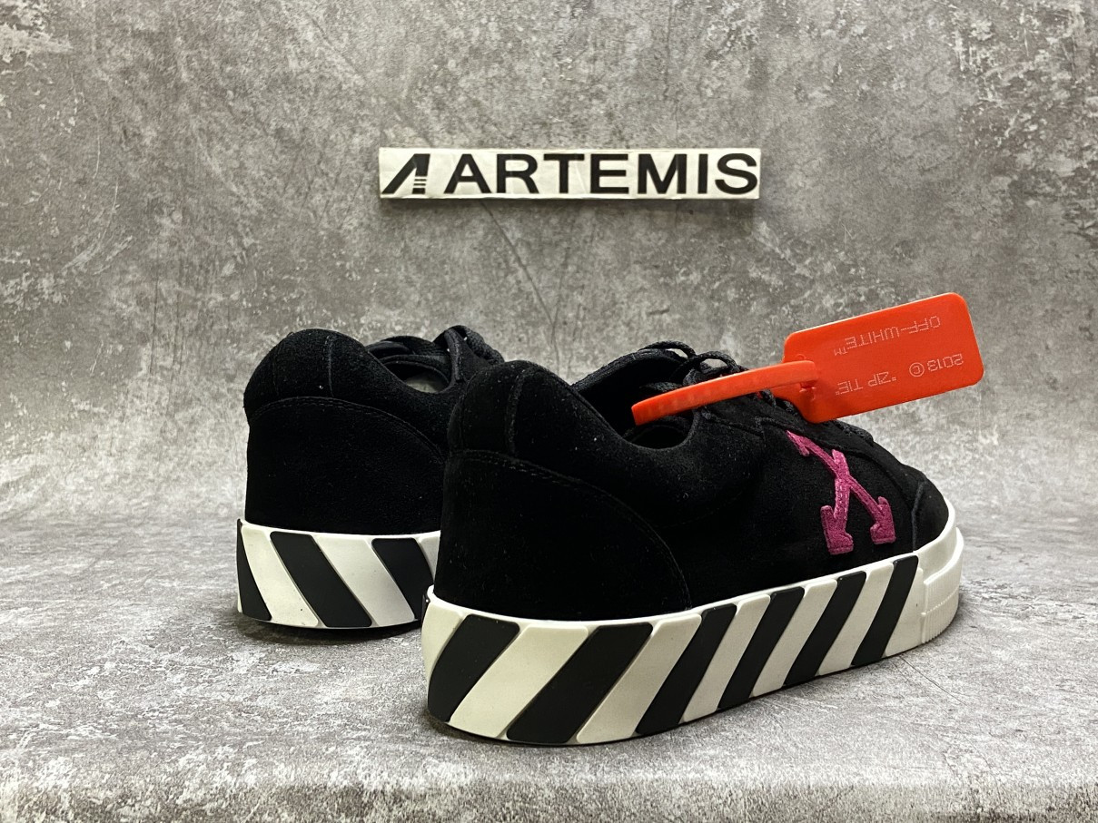 OFF-WHITE Vulc Low Black Fuchsia