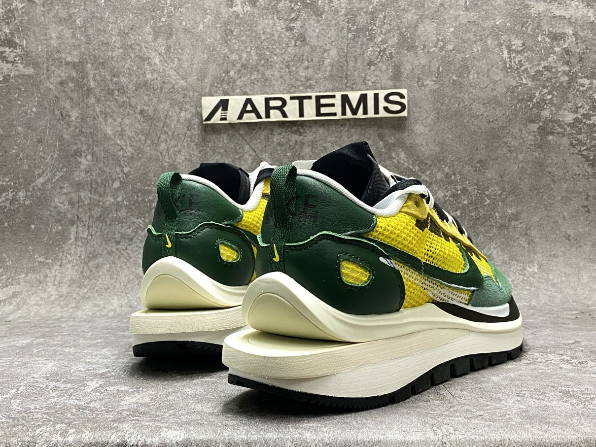 Nike Vaporwaffle Sacai Tour Yellow Stadium Green