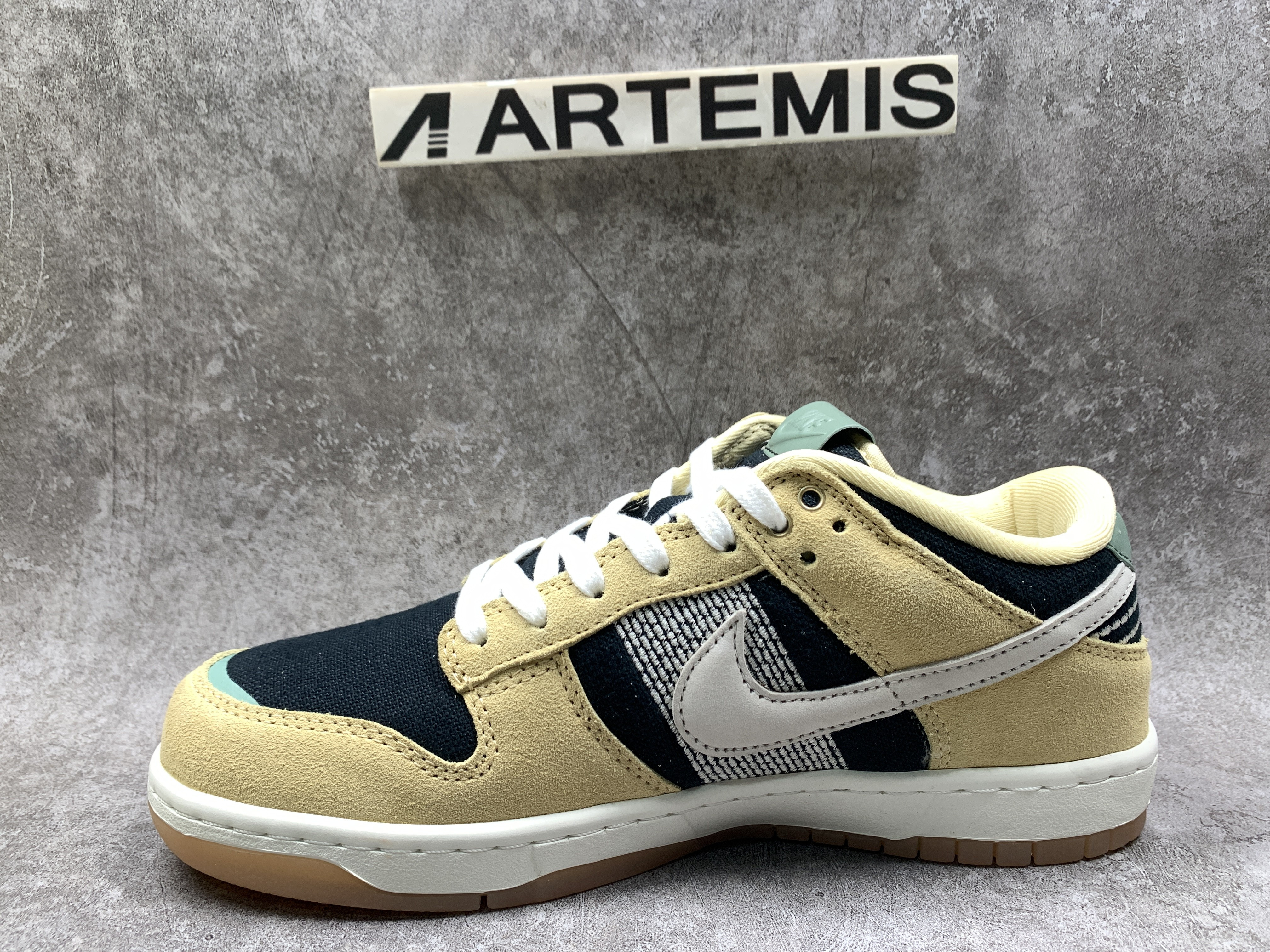 Nike Dunk Low Rooted in Peace