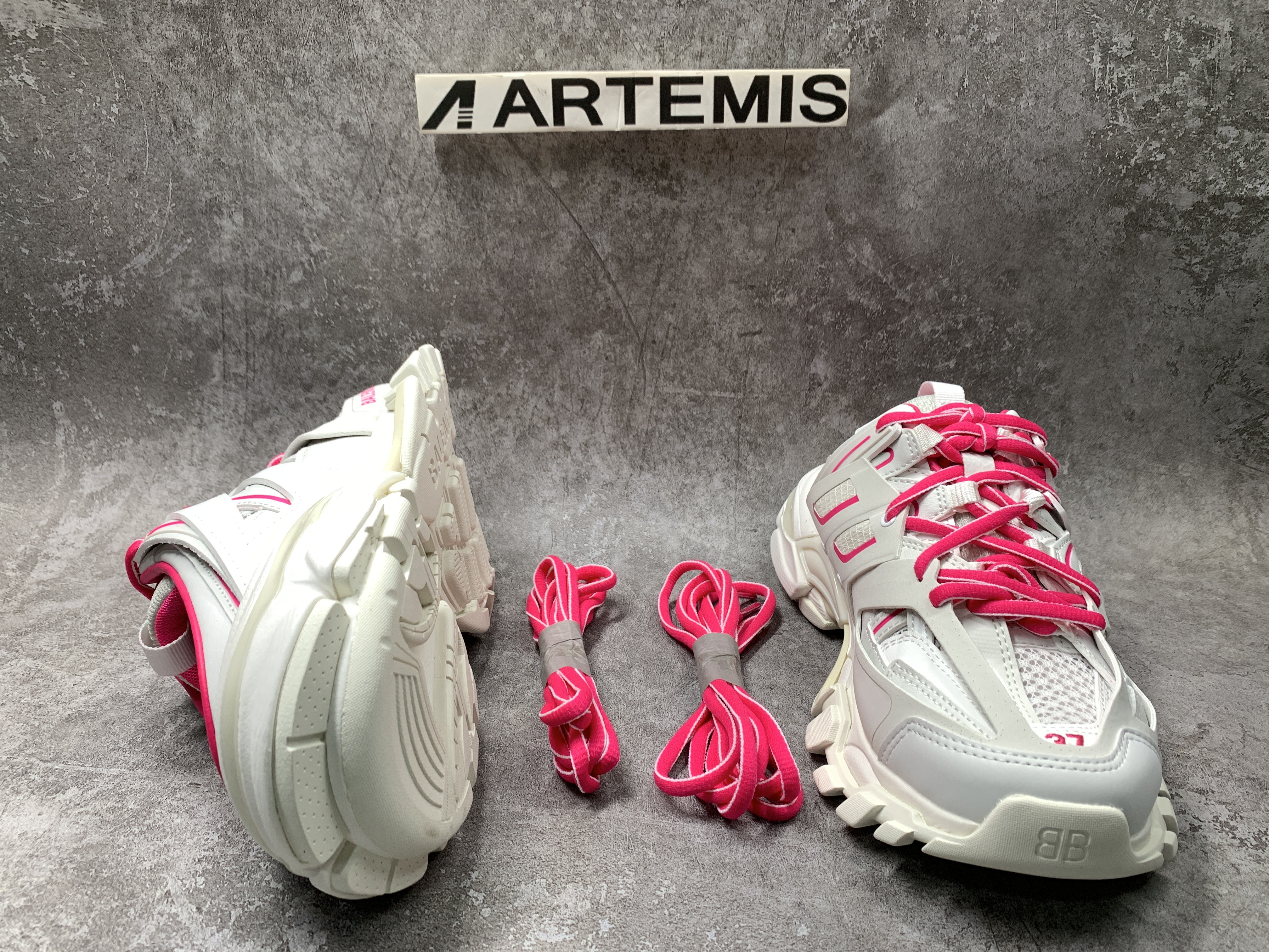 Balenciga Track Mule White Pink