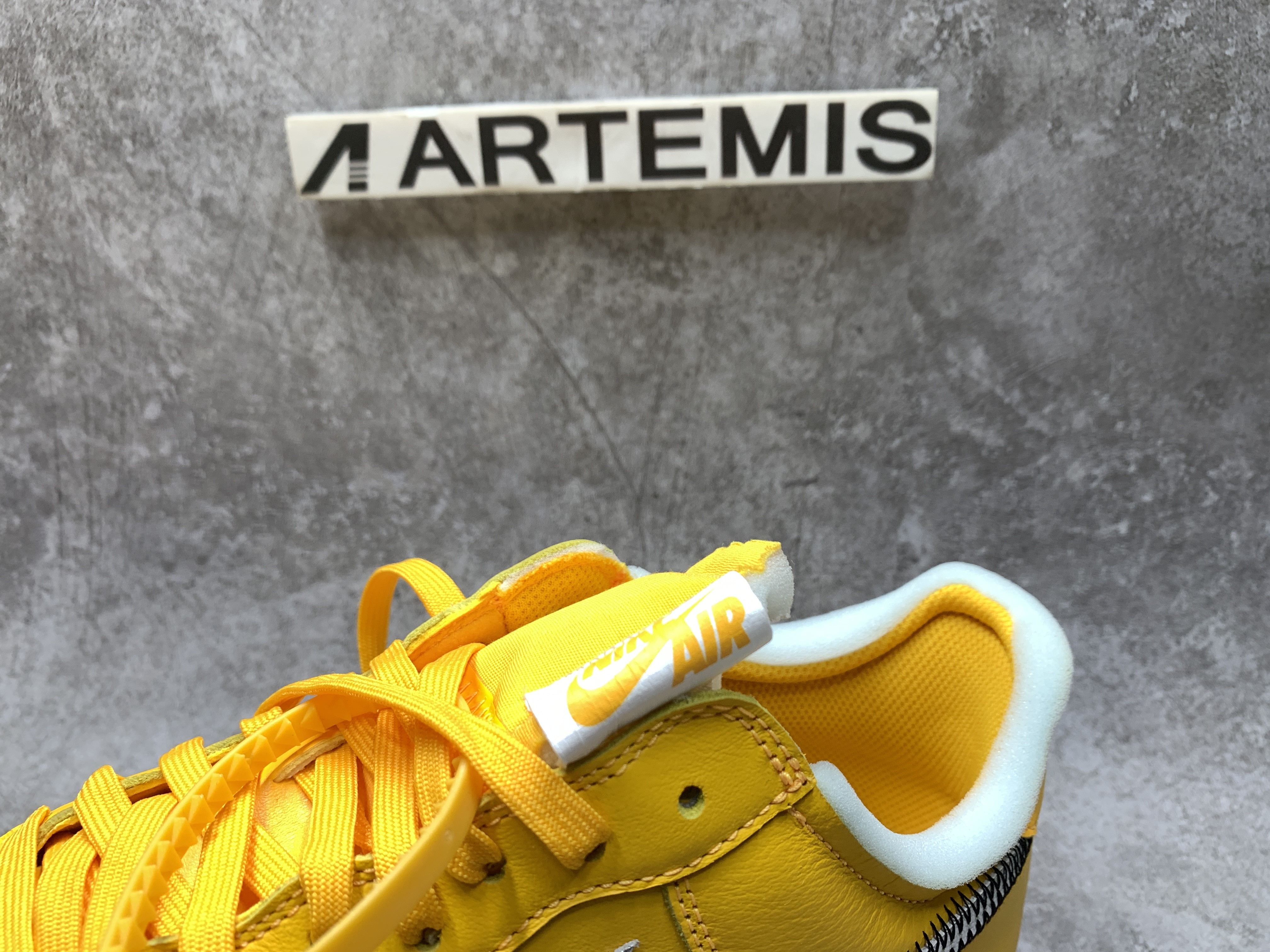 Air Force 1 x Off-White Low University Gold