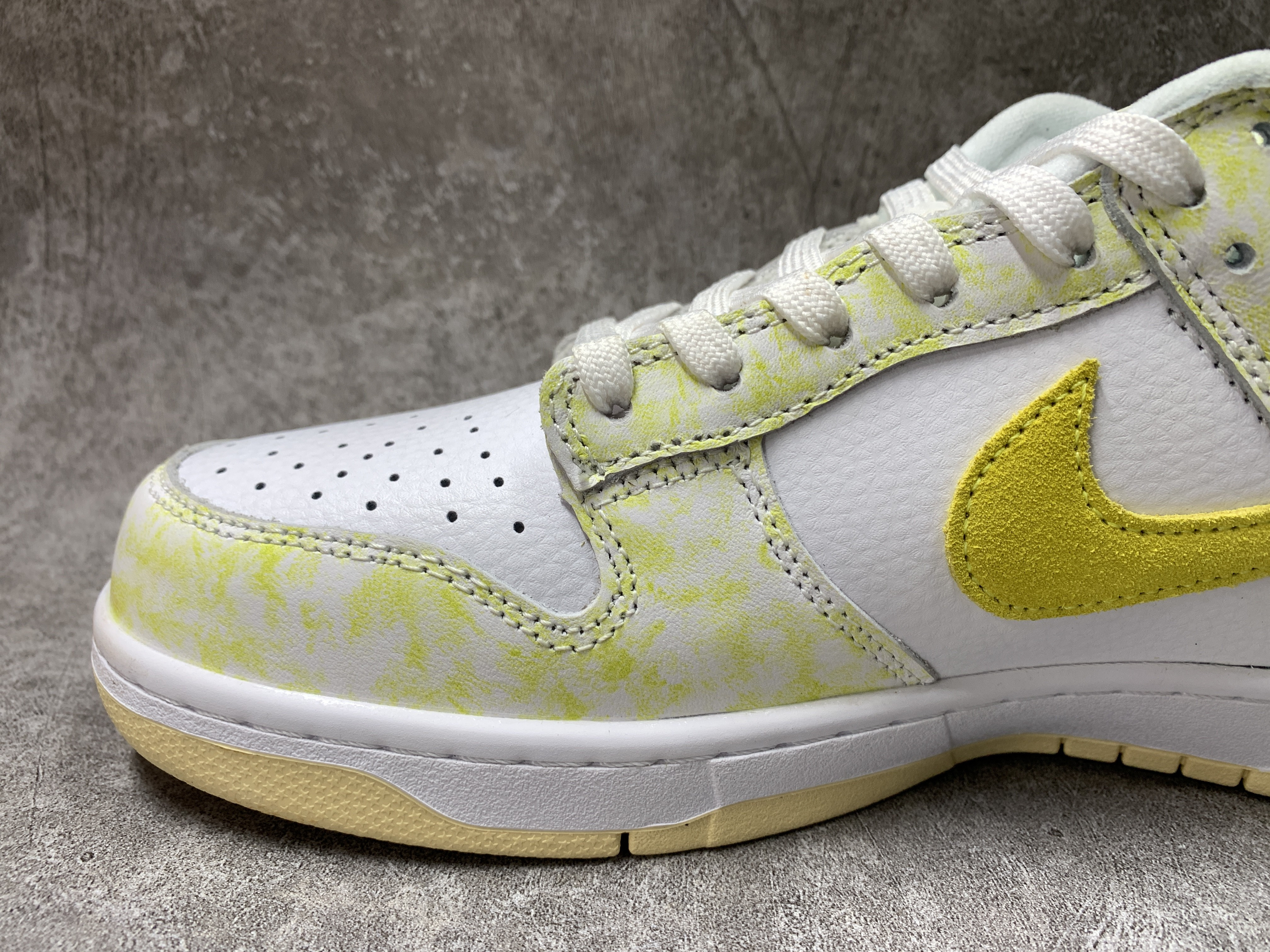 Nike Dunk Low Yellow Strike