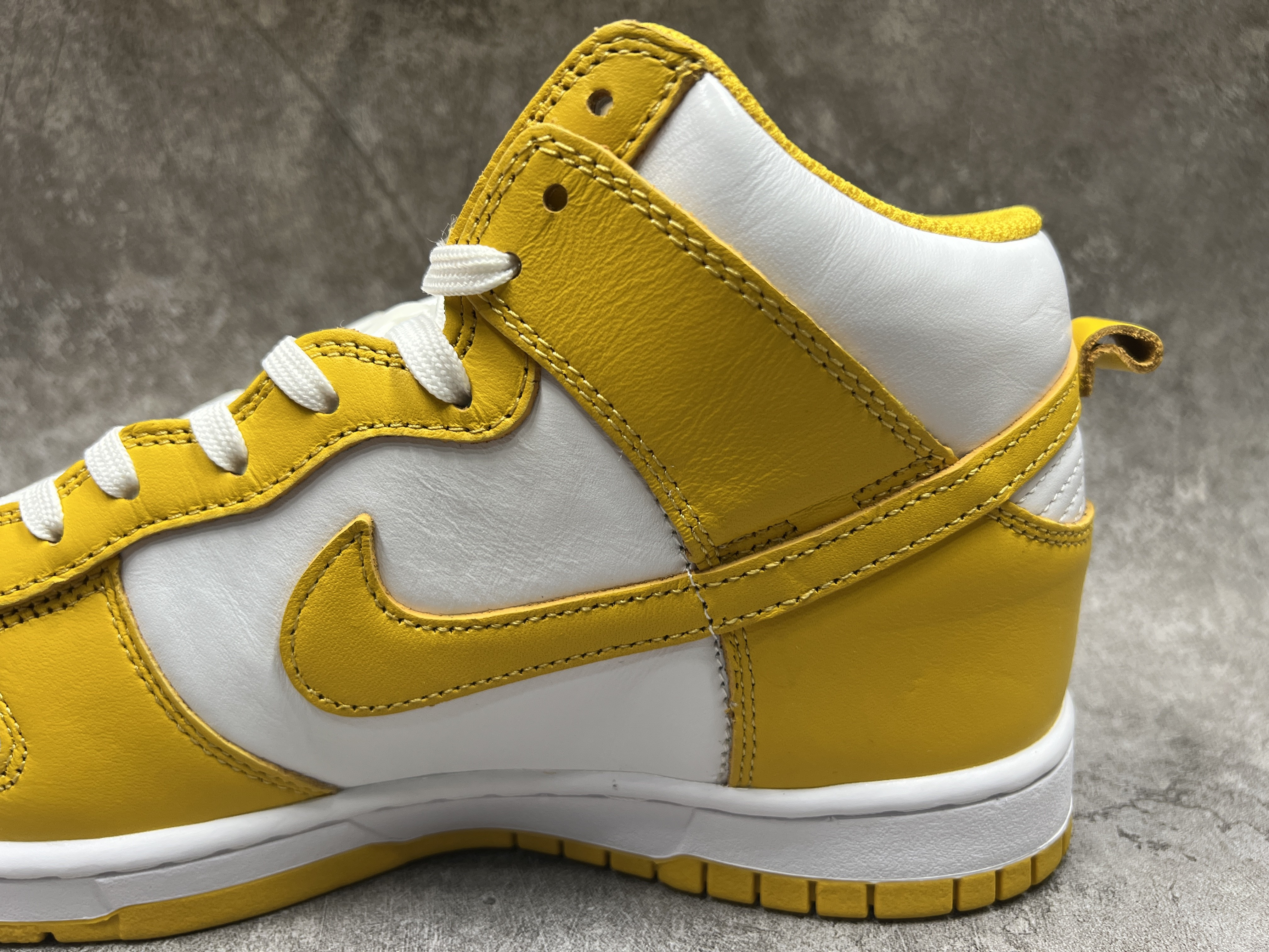 Nike Dunk High Dark Sulfur