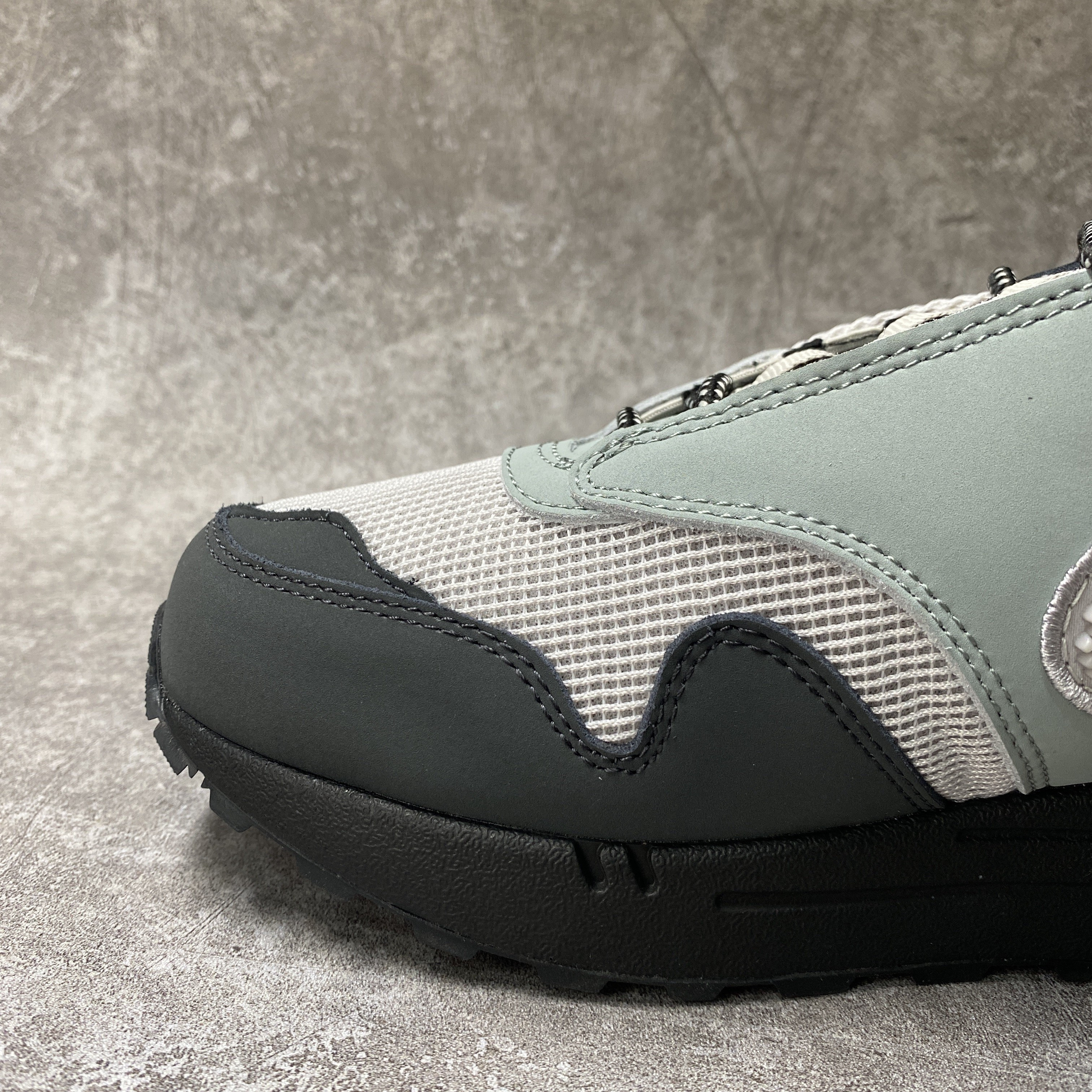 Nike Air Max 1 X Travis Scott Cave Stone