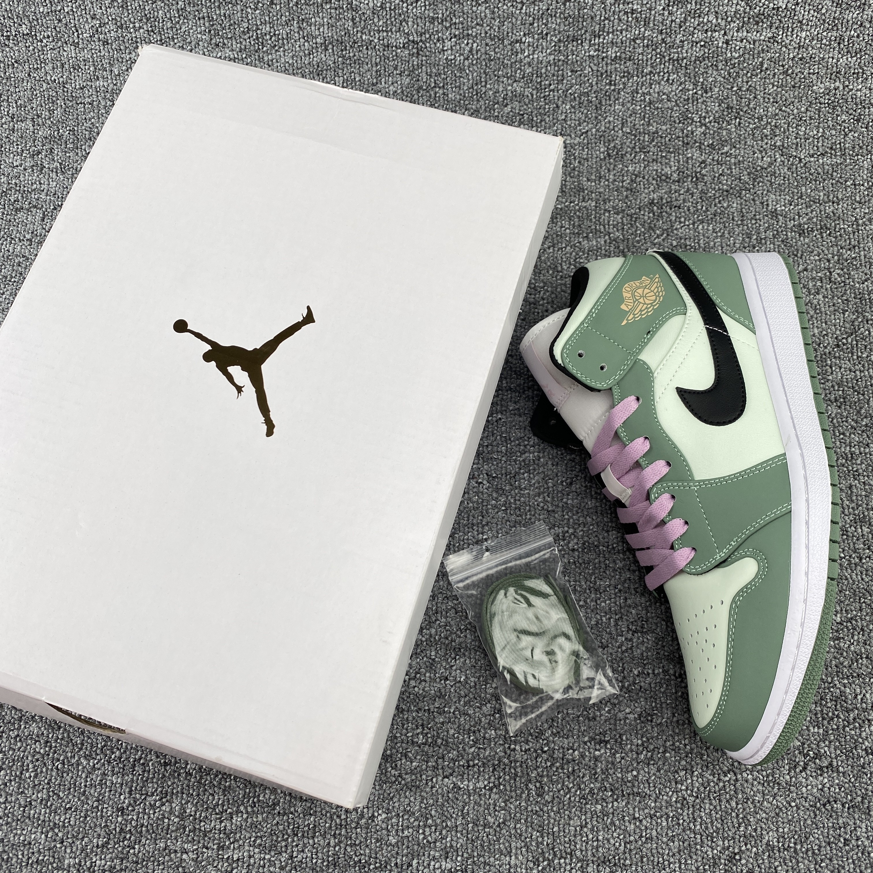 Air Jordan 1 Mid Dutch Green