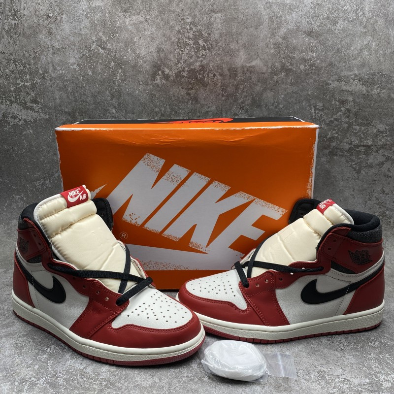 Air Jordan 1 High OG Chicago Lost and Found
