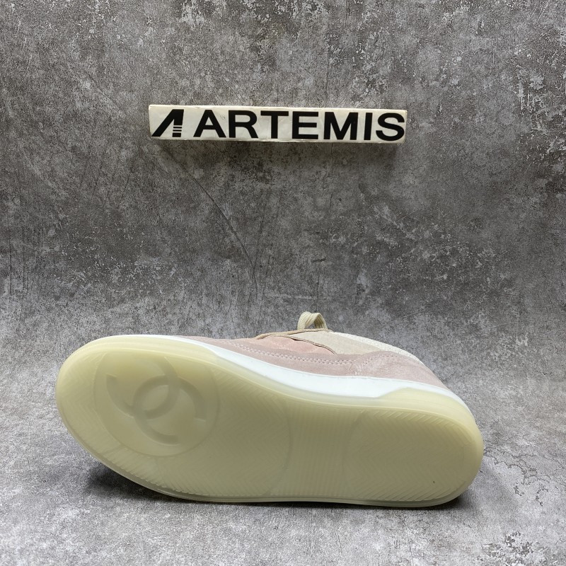 channel 22c Di*m*nd sports shoes in pink