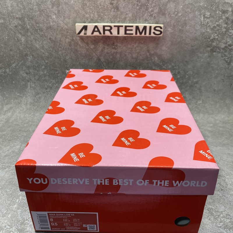 Nike Dunk Low SE Merry Christmas