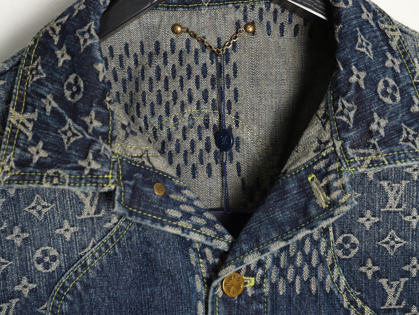 l0*is V*t0n denim jacket