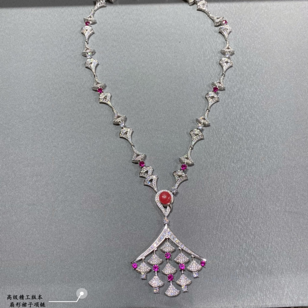 B*l*ai multi-scalloped skirt necklace(no refund or exchange)