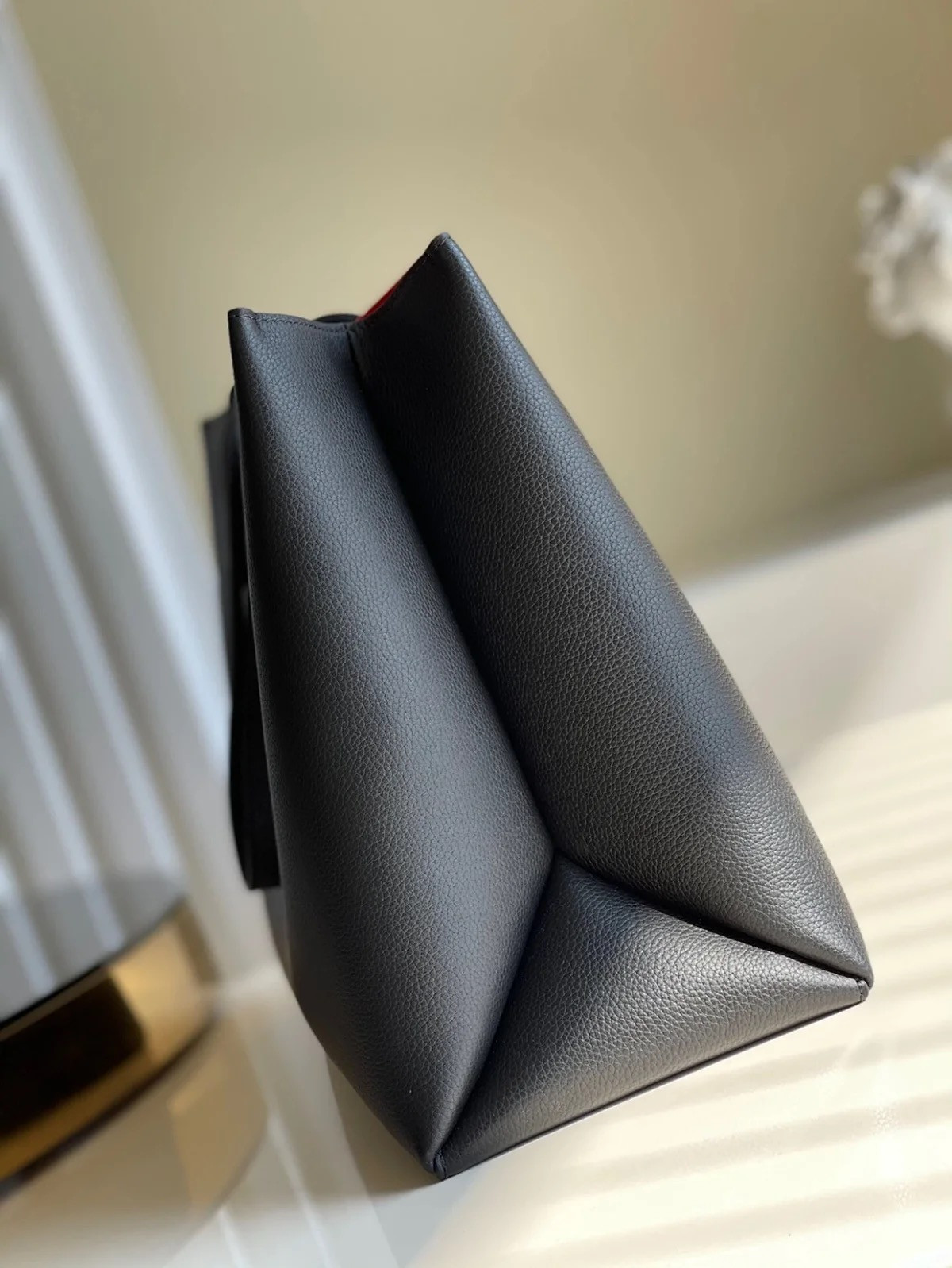 LV LOCKME SHOPPER M57345