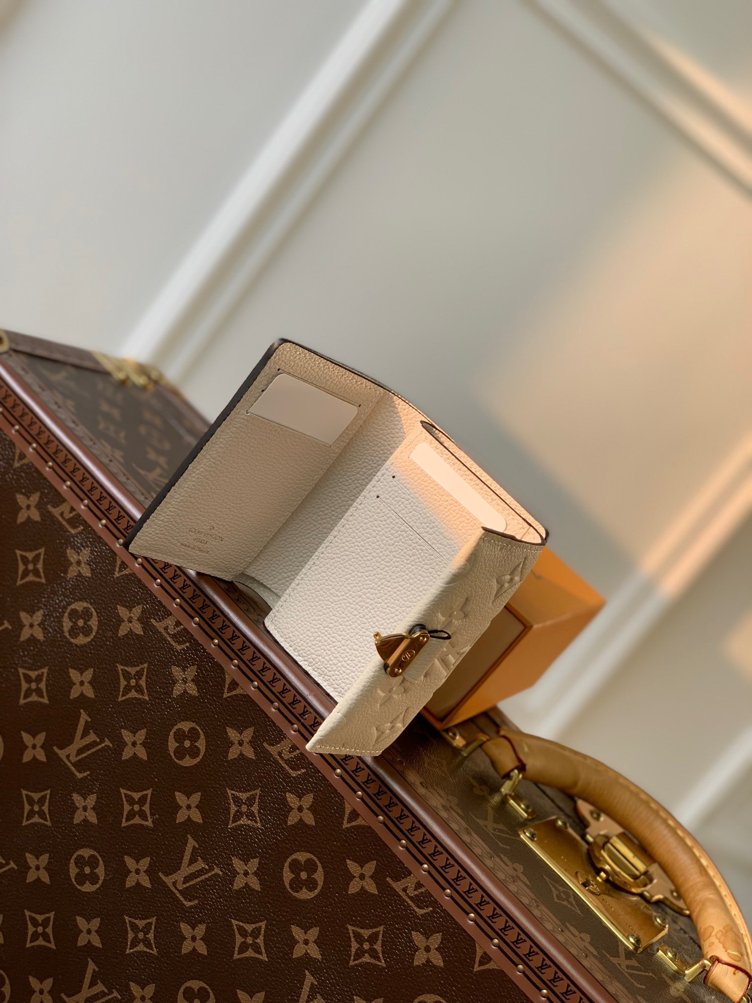 LV Metis Compact Wallet M81071