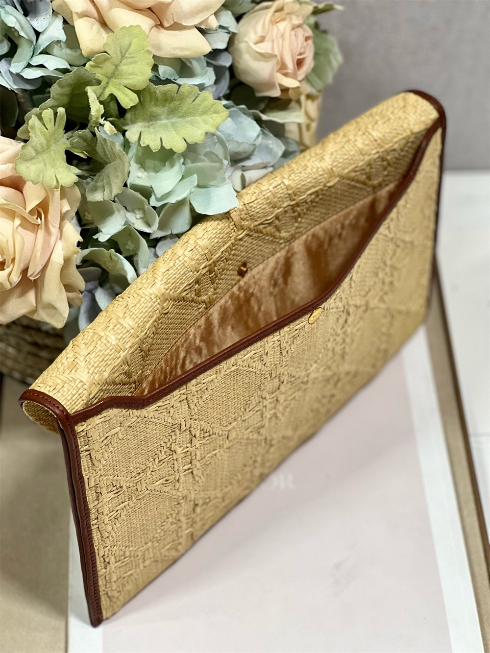 D*or 30 montaigne avenue weav