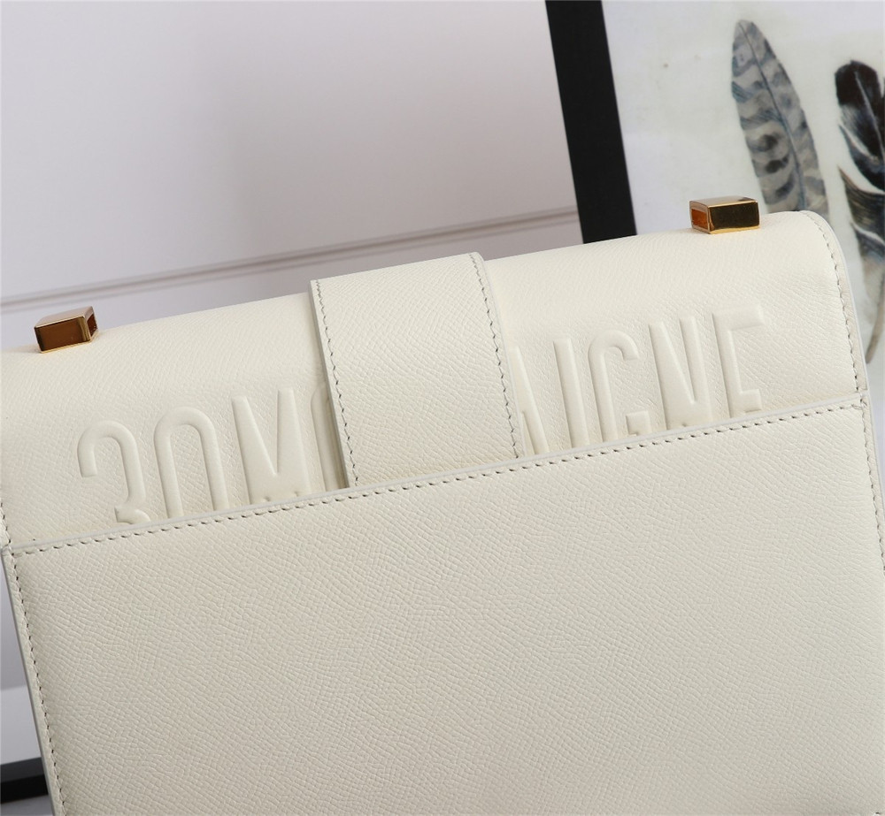 D*or 30 montaigne chain bag grained white