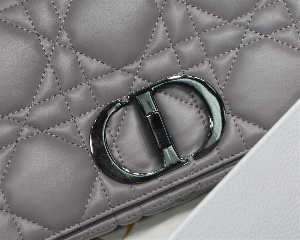 medium d*or caro bag grey S*pple cannage calfskin with silver hardware 25.5 x 15.5 x 8 cm