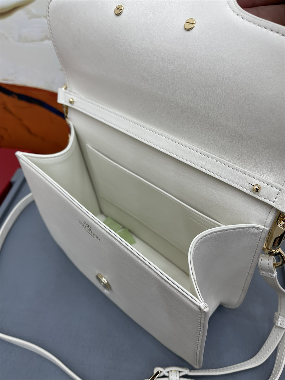 VALENTINO GARAVANI LOCÒ CALFSKIN SHOULDER Small BAG With white hardware 22 x 16  x 7 cm