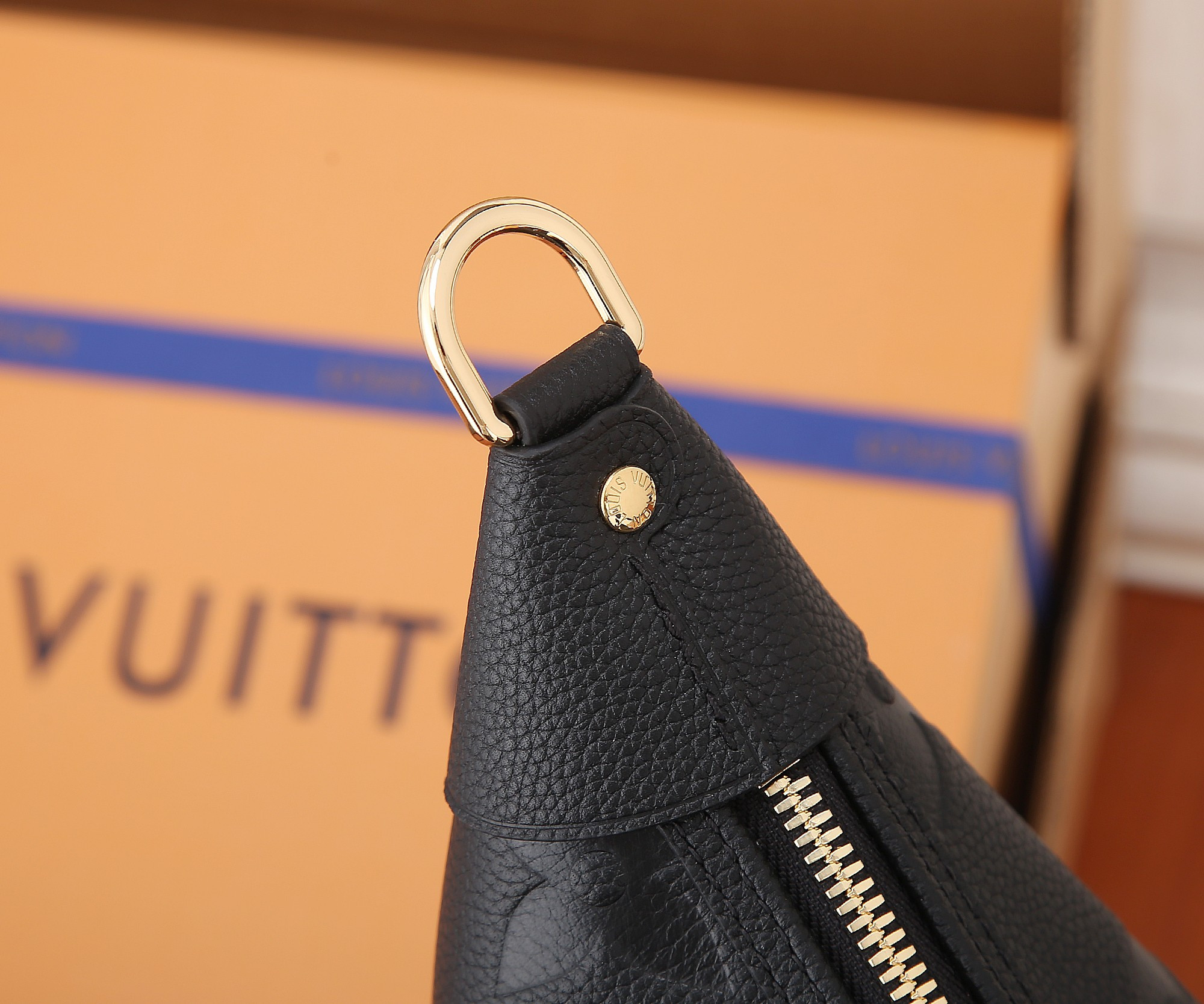 LV Loop Hobo M46725 15 x 10.2 x 3.9 inches