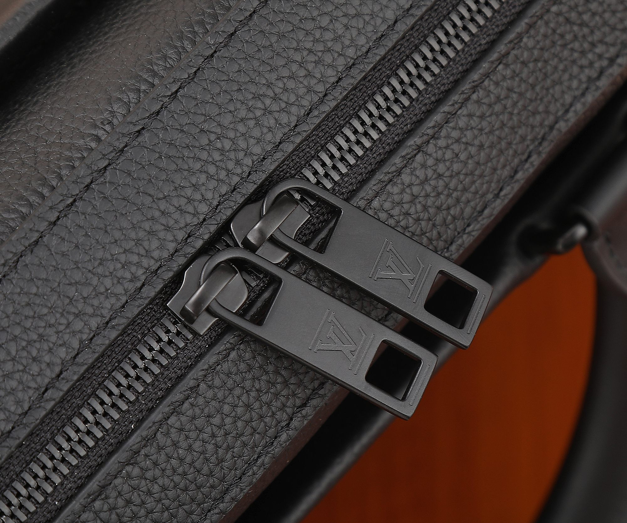 LV M23778 Pilot Briefcase 39 x 29 x 6 cm