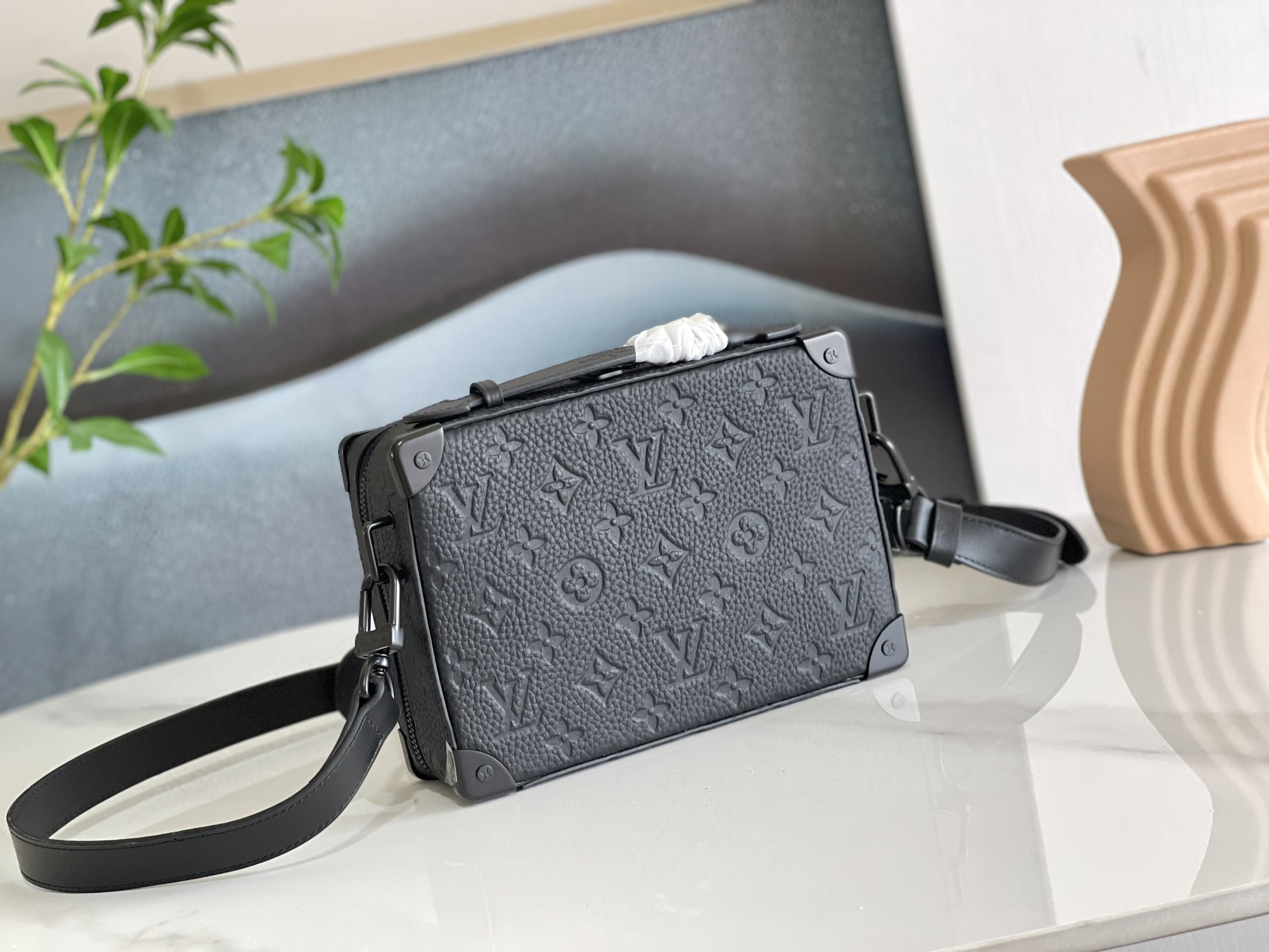 LV M59163 Outdoor Messenger 10.2 x 7.9 x 4.1 inches