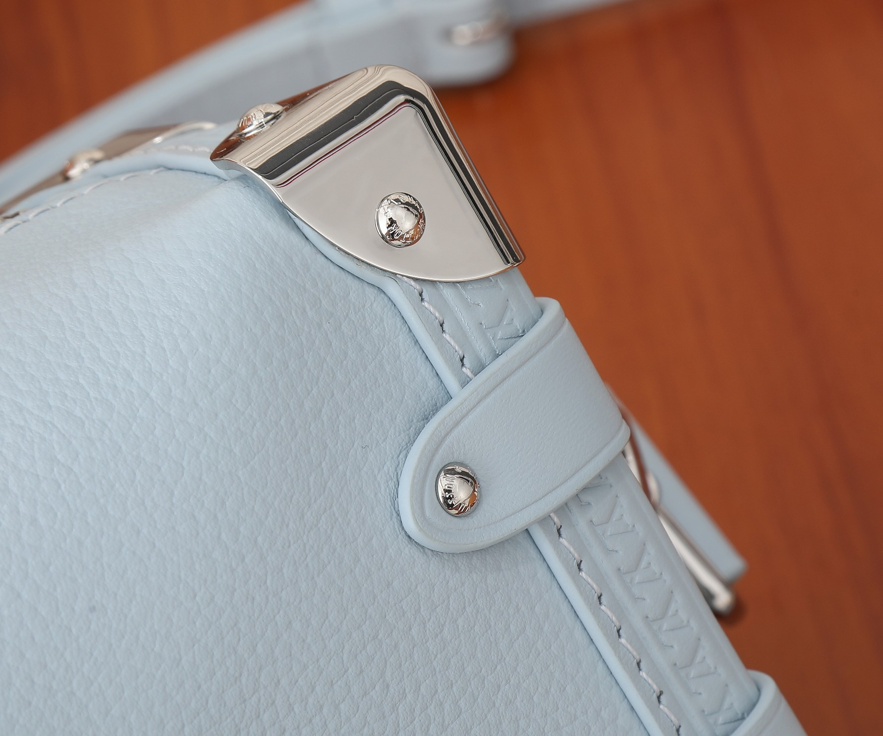 LV Side Trunk PM M25067   7.1 x 4.9 x 3.1 inches