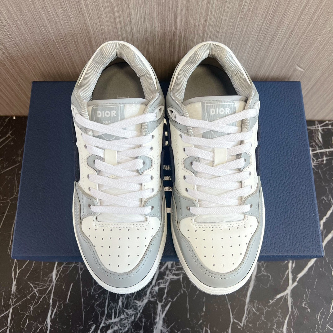 ua D*or b57 low-top sneaker  gray and white