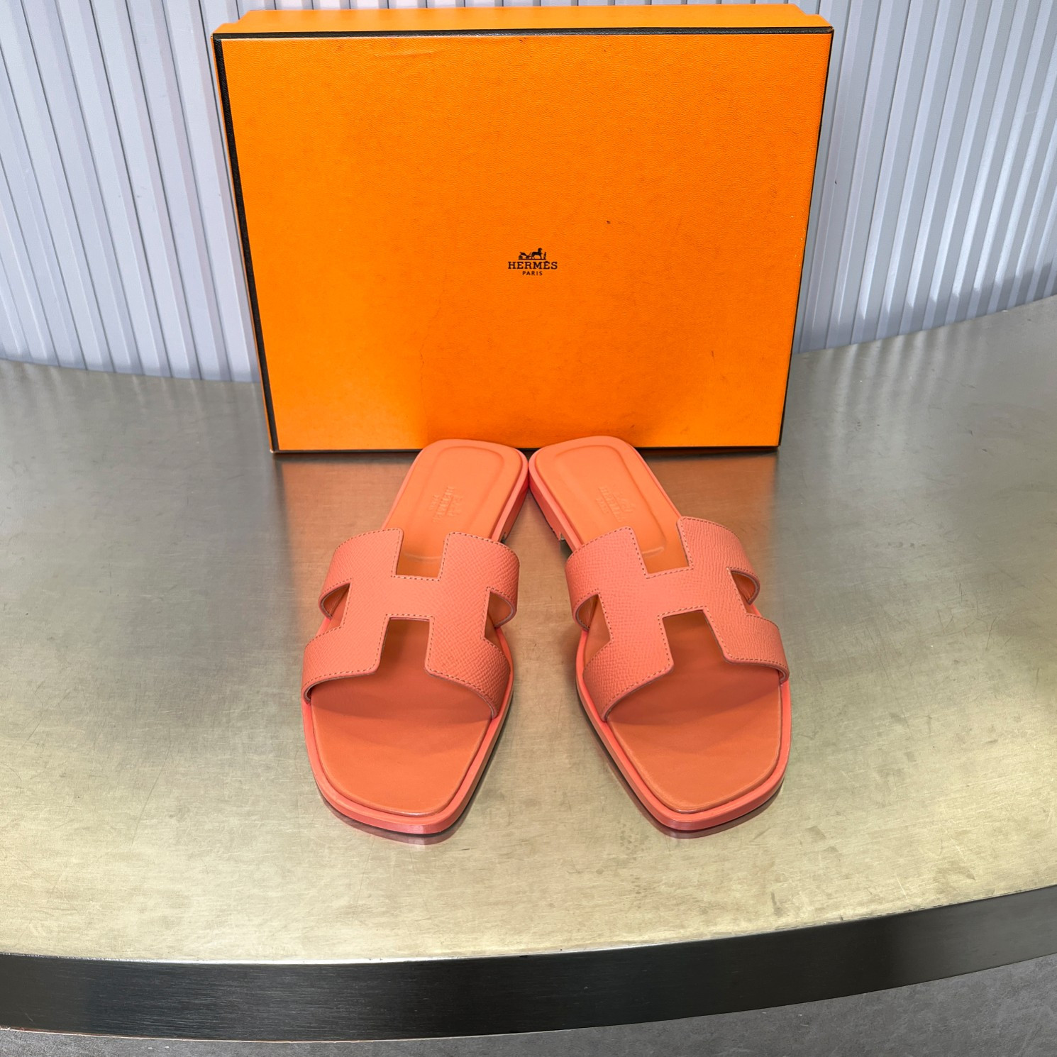 UA Hermès Oran sandal